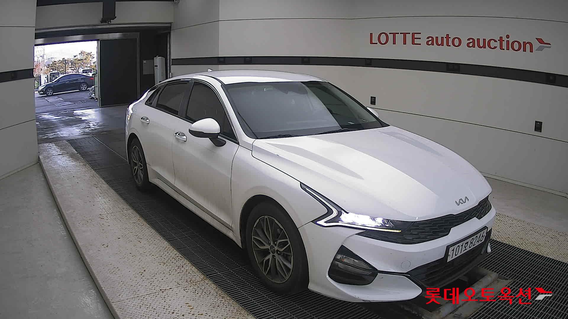 Kia K5 2022 Белый из Кореи, фото 2