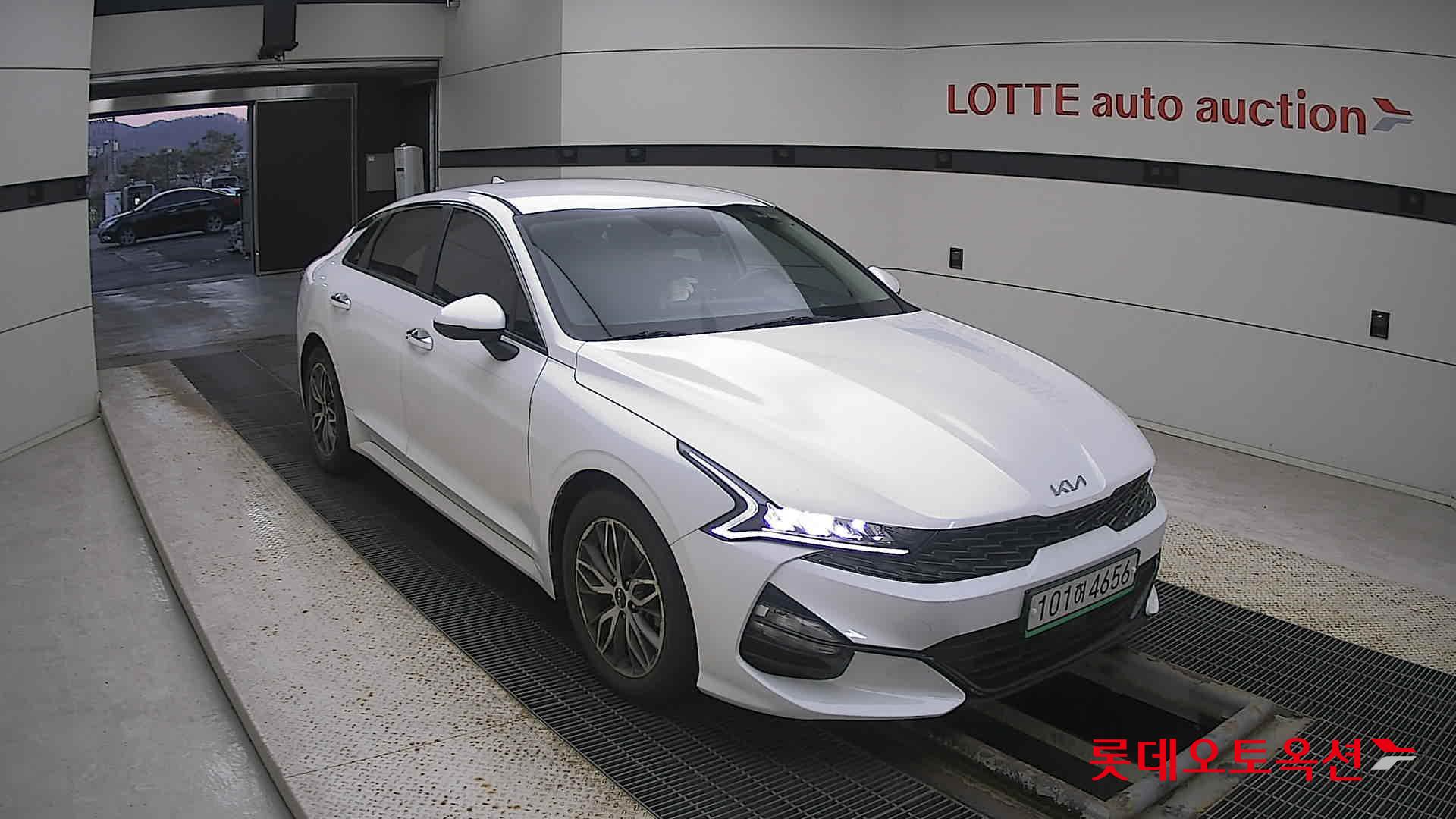 Kia K5 2022 Белый из Кореи, фото 2