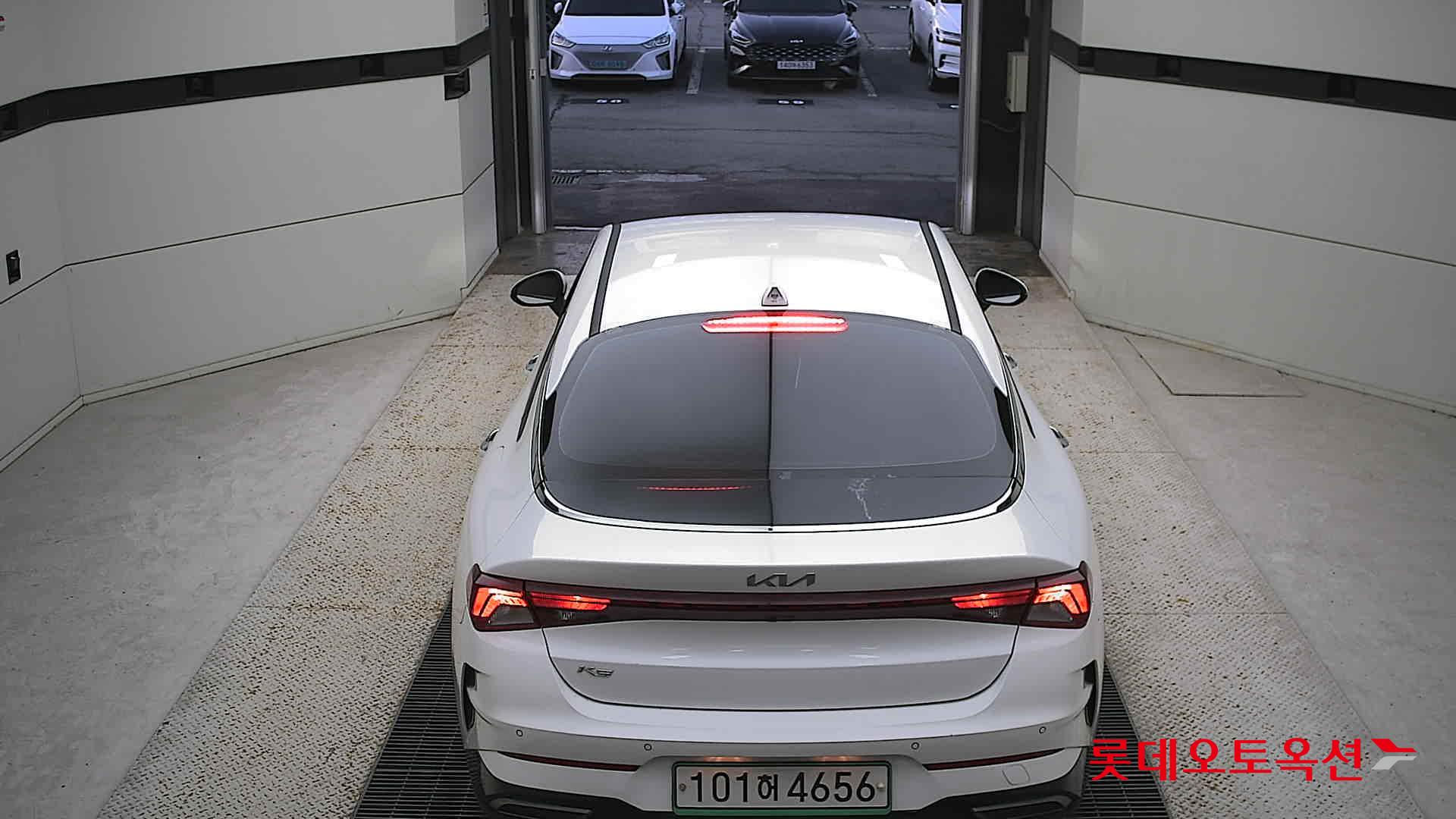 Kia K5 2022 Белый из Кореи, фото 5