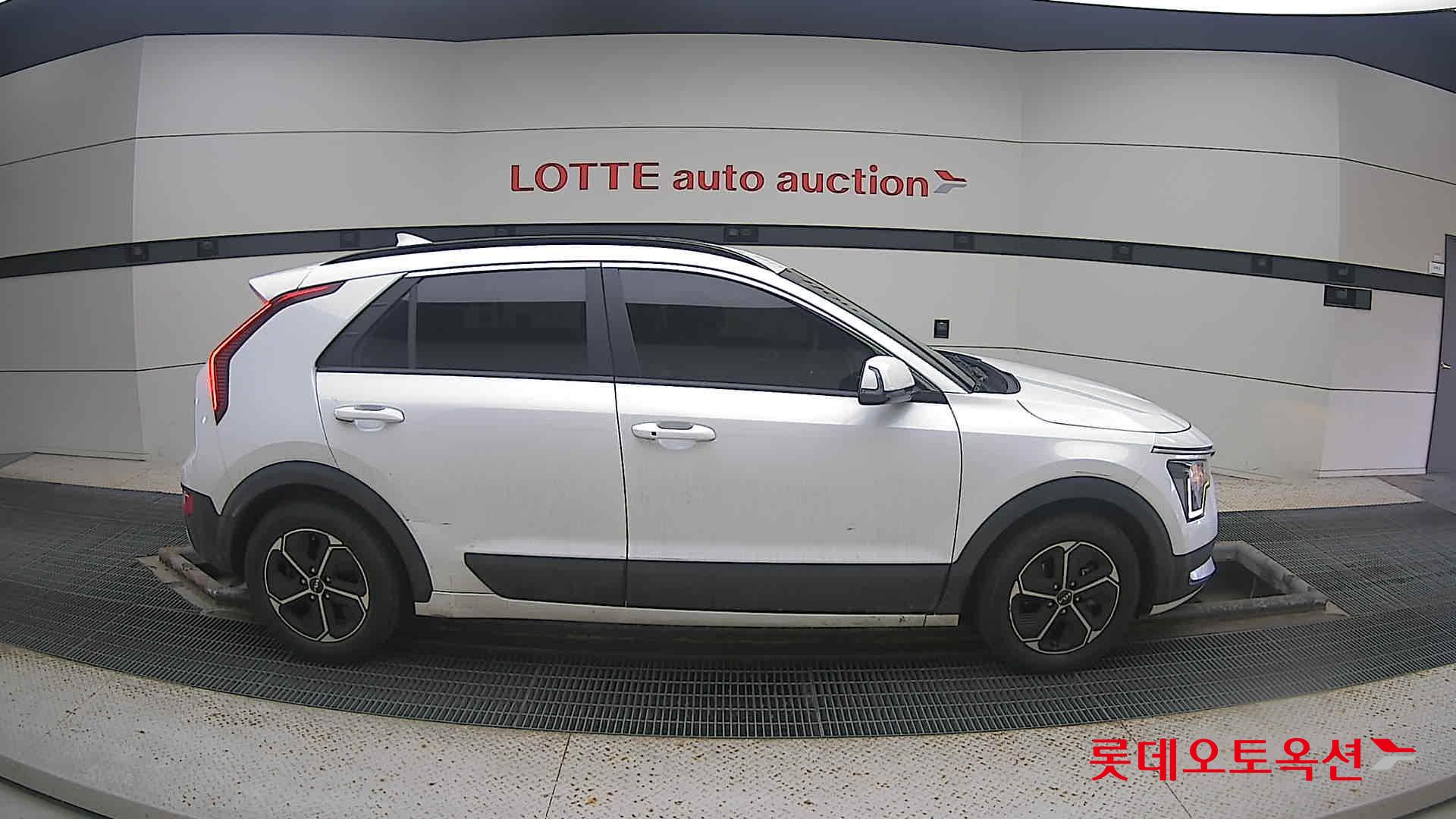 Kia Niro Hybrid 2022 Белый из Кореи, фото 3