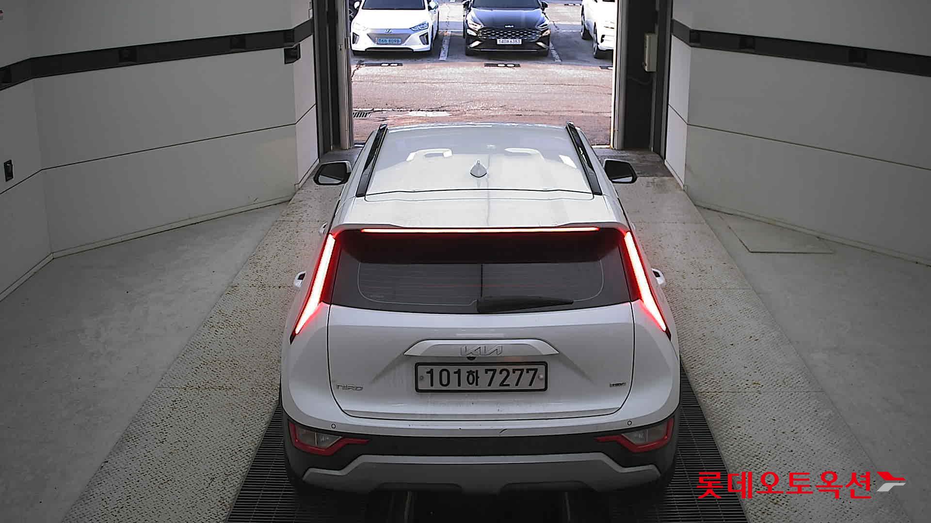 Kia Niro Hybrid 2022 Белый из Кореи, фото 5