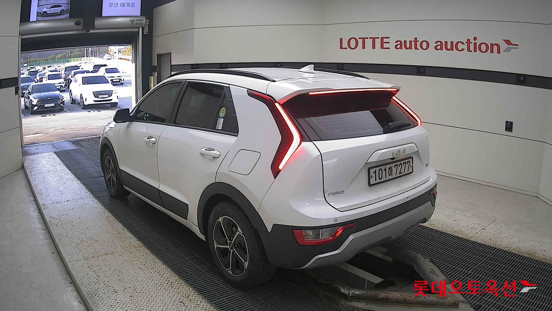 Kia Niro Hybrid 2022 Белый из Кореи, фото 6