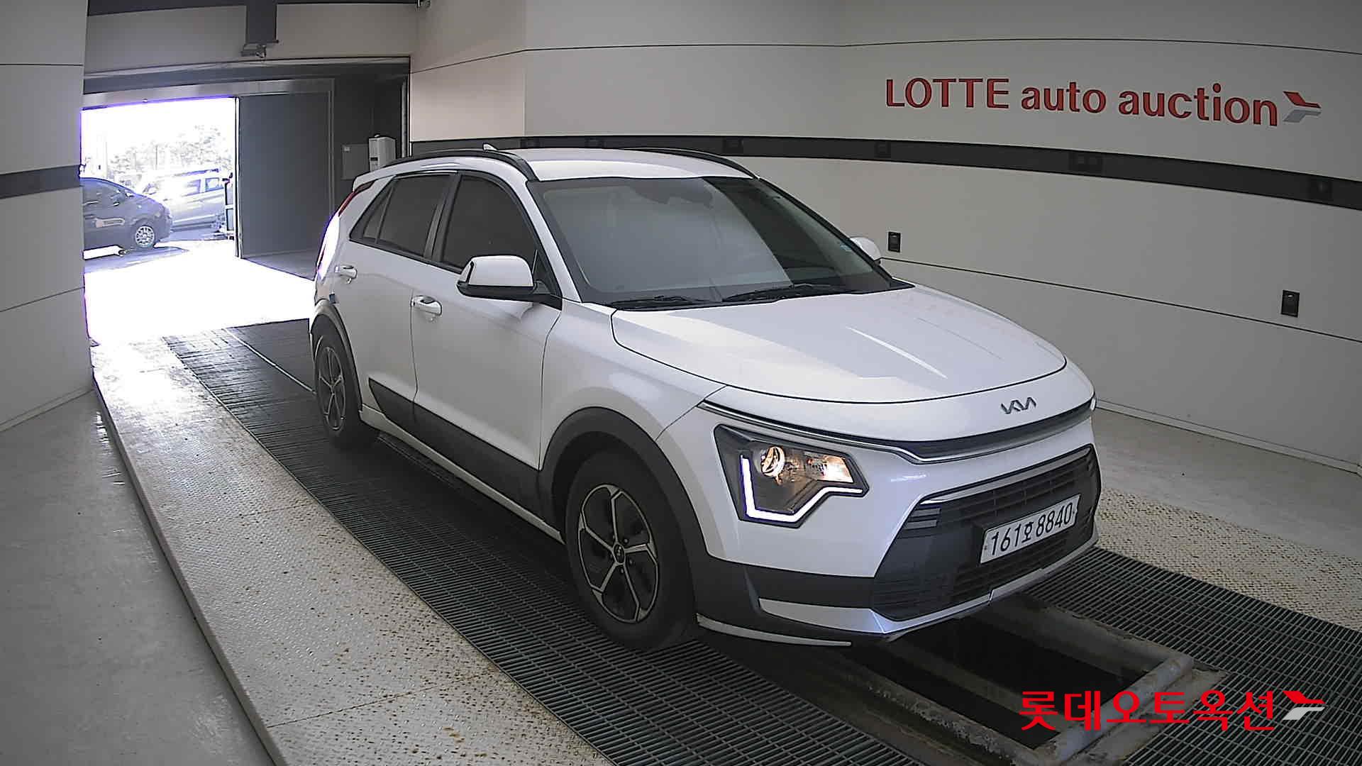 Kia Niro Hybrid 2022 Белый из Кореи, фото 2