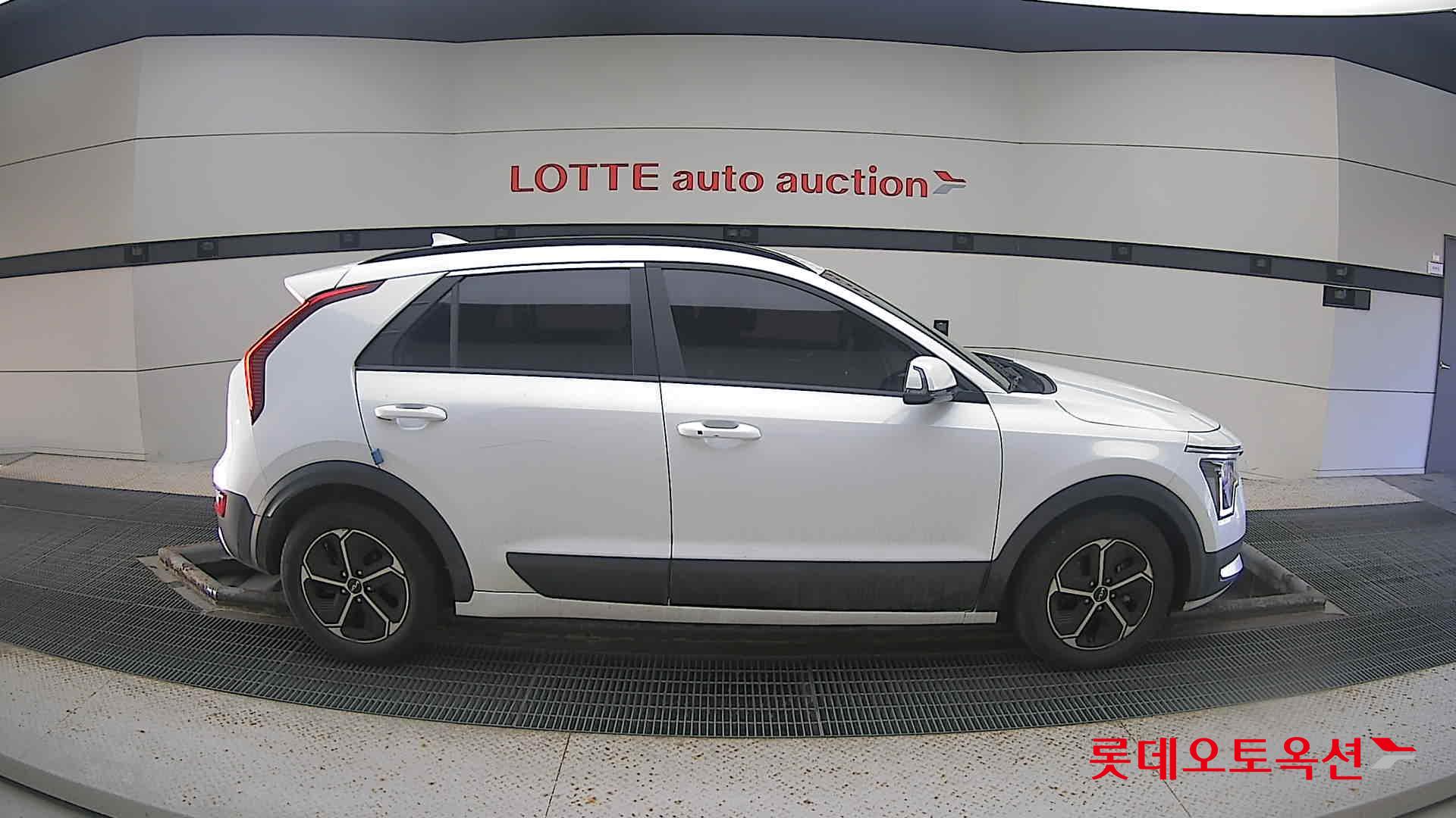 Kia Niro Hybrid 2022 Белый из Кореи, фото 3