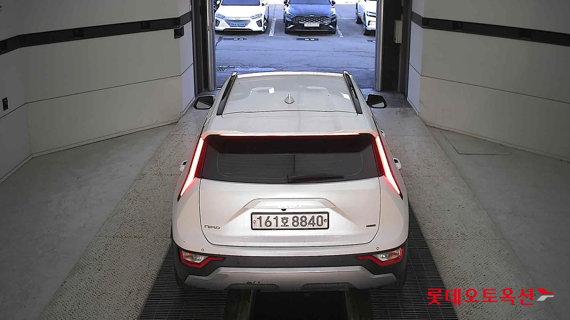 Kia Niro Hybrid 2022 Белый из Кореи, фото 5