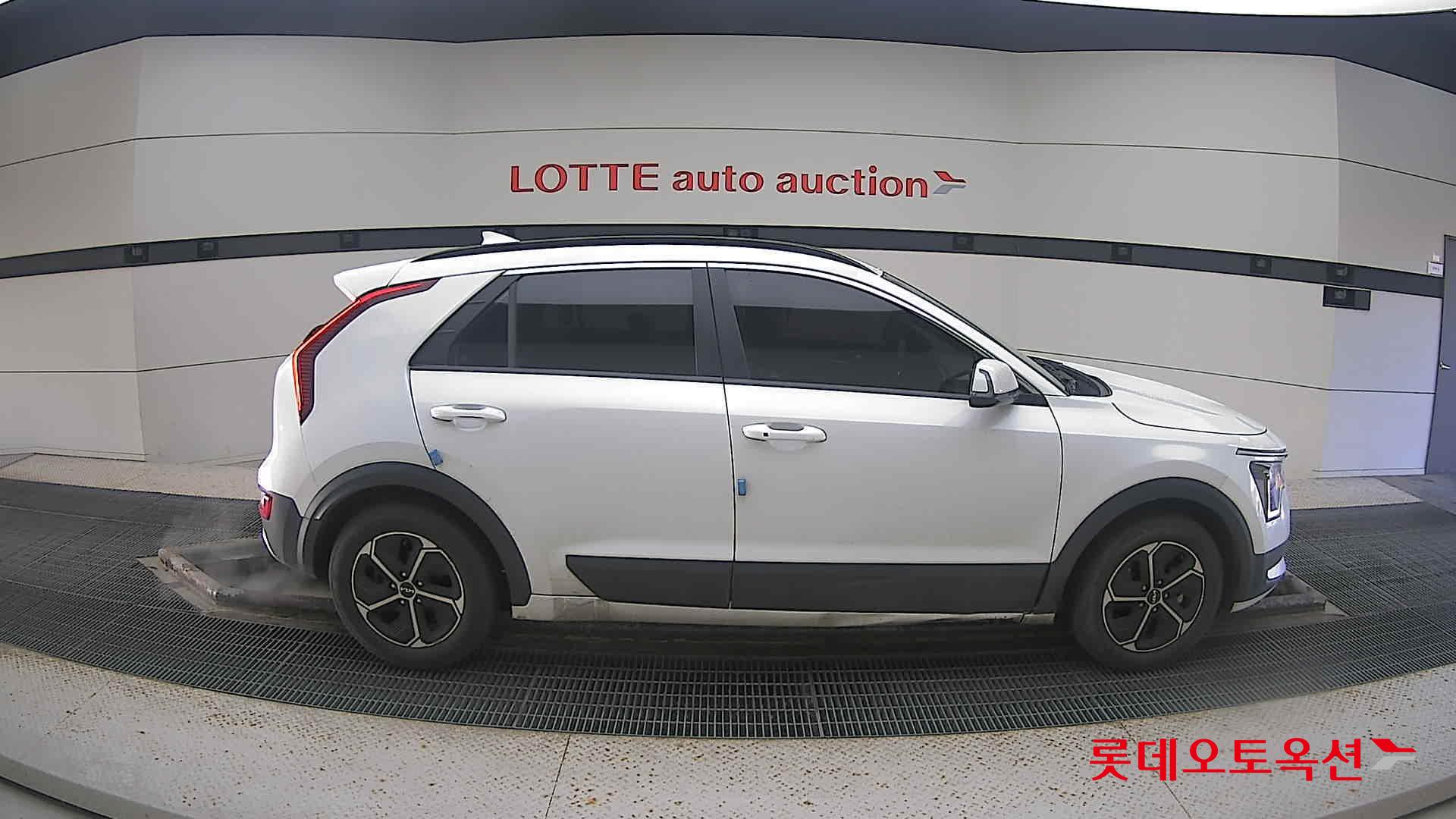 Kia Niro Hybrid 2022 Белый из Кореи, фото 3