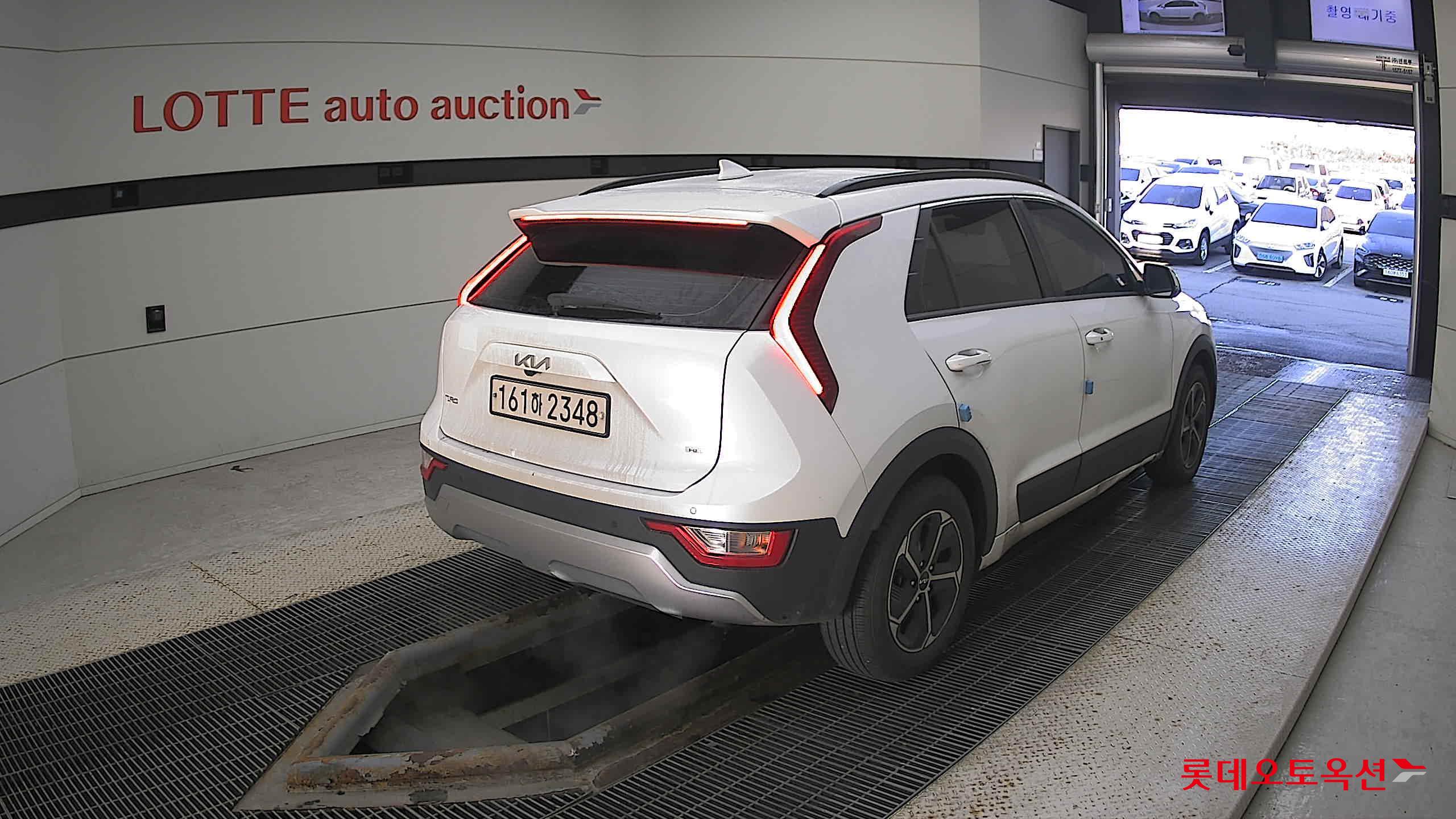 Kia Niro Hybrid 2022 Белый из Кореи, фото 4