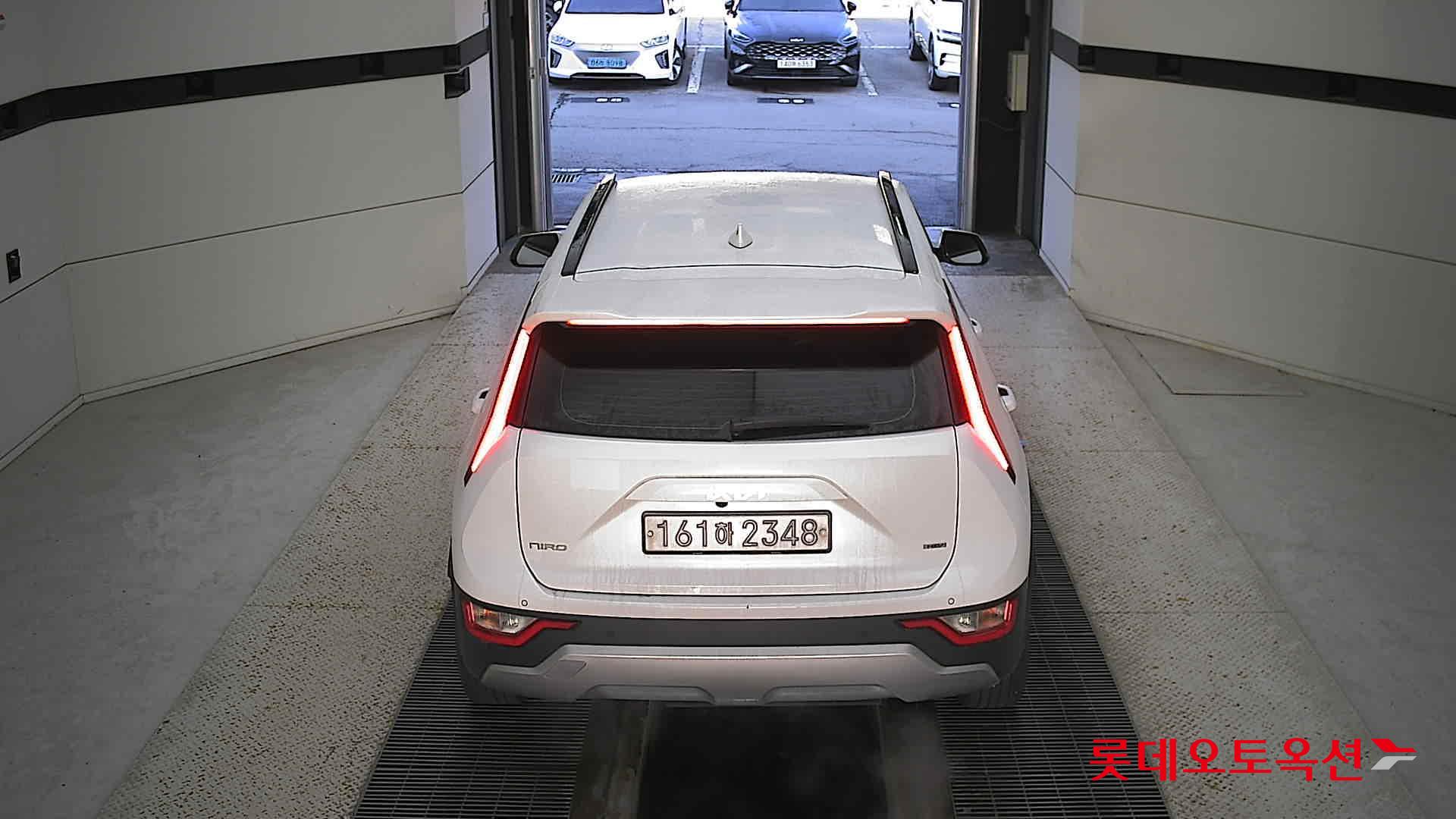 Kia Niro Hybrid 2022 Белый из Кореи, фото 5