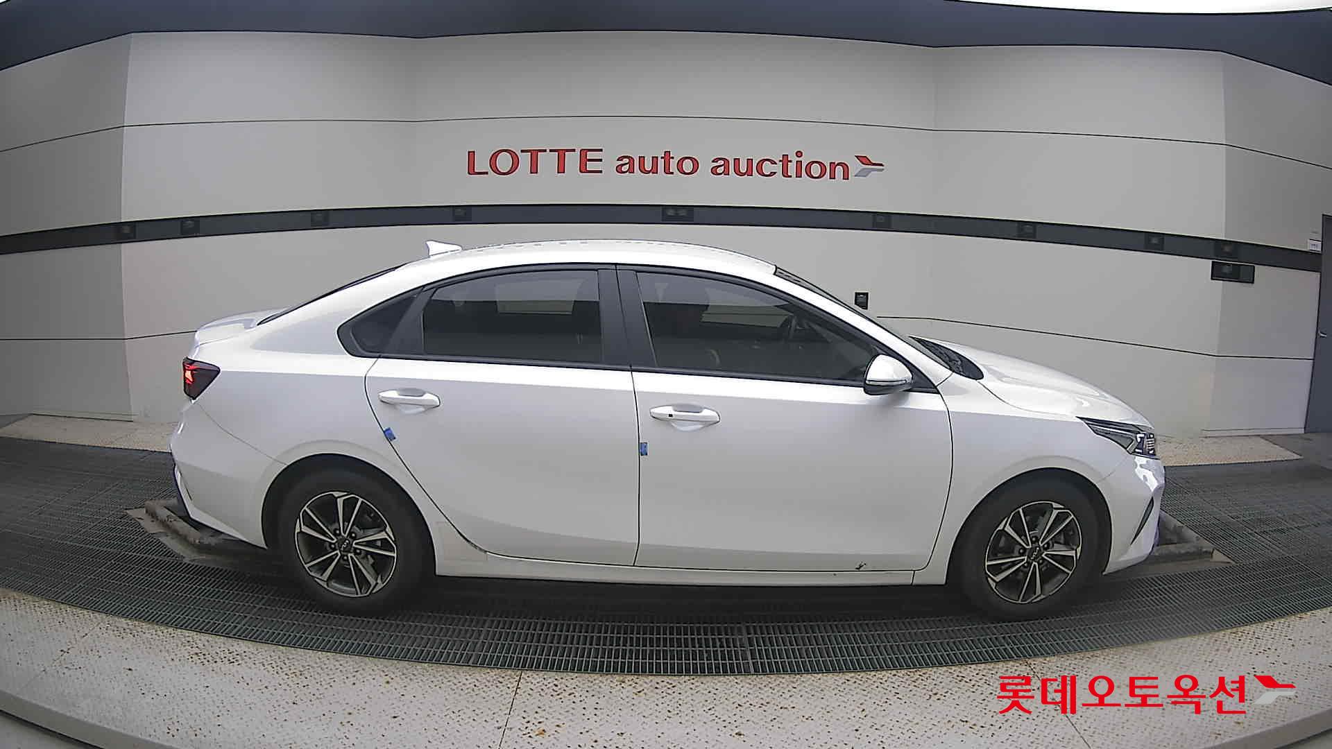 Kia K3 2022 Белый из Кореи, фото 3