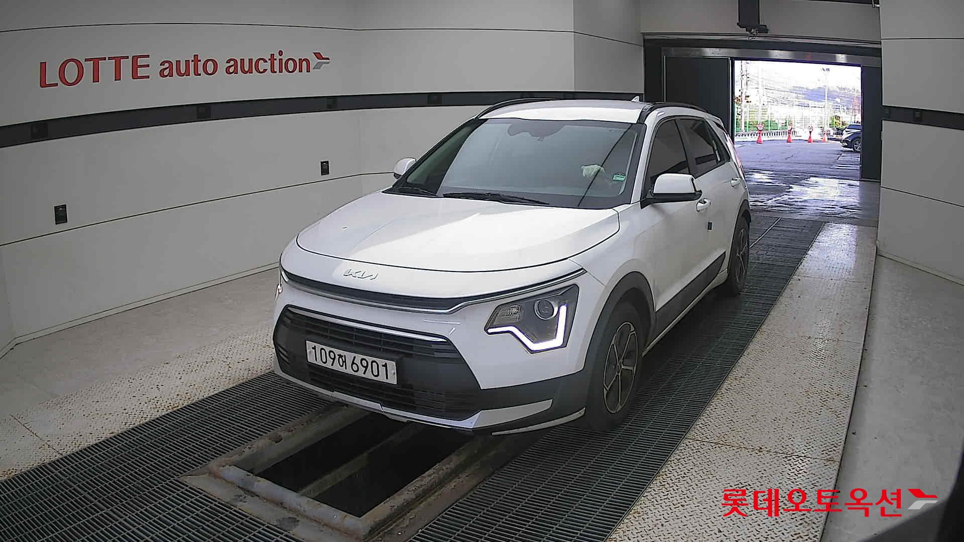 Kia Niro Hybrid 2022 Белый из Кореи