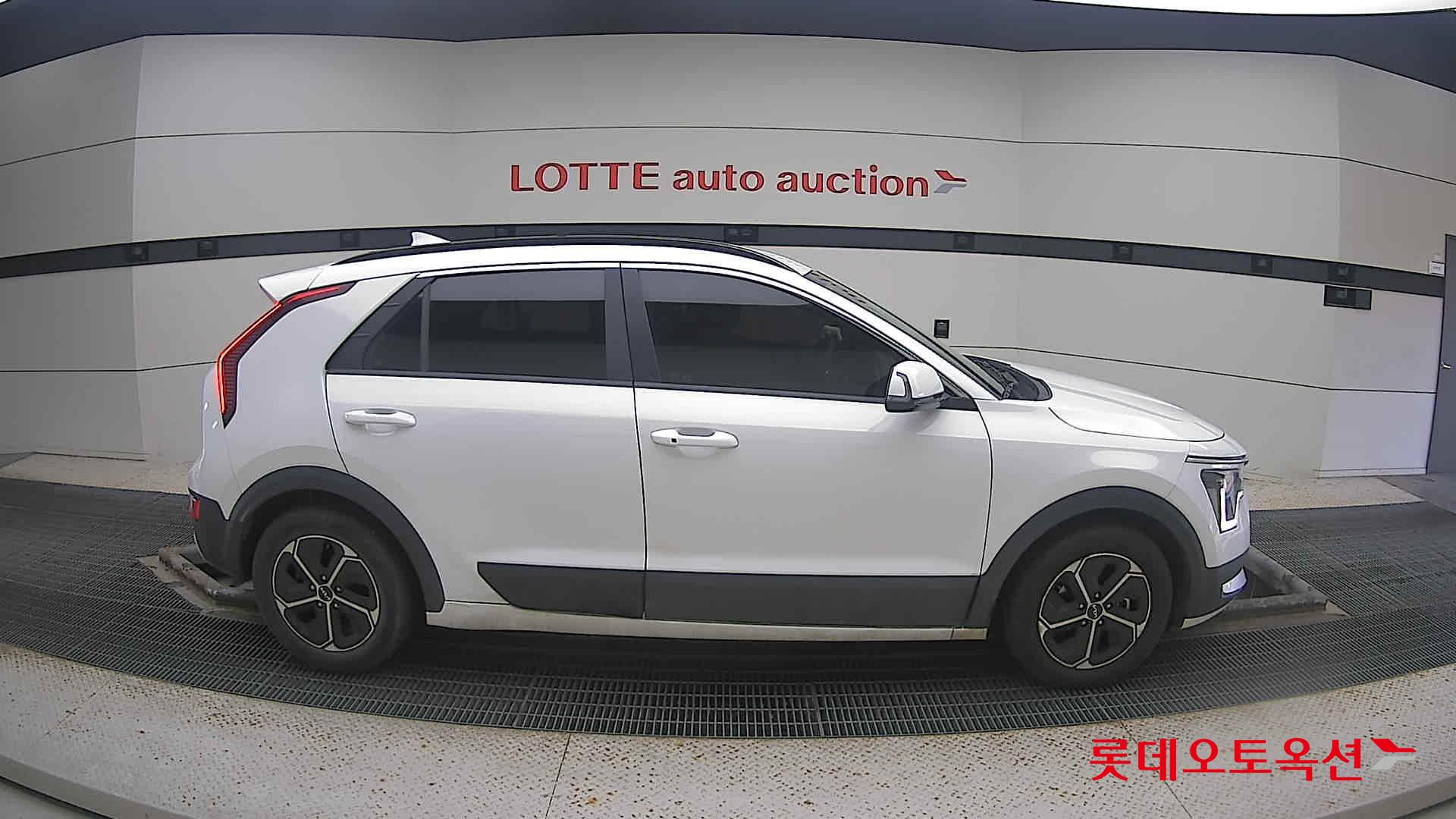 Kia Niro Hybrid 2022 Белый из Кореи, фото 3