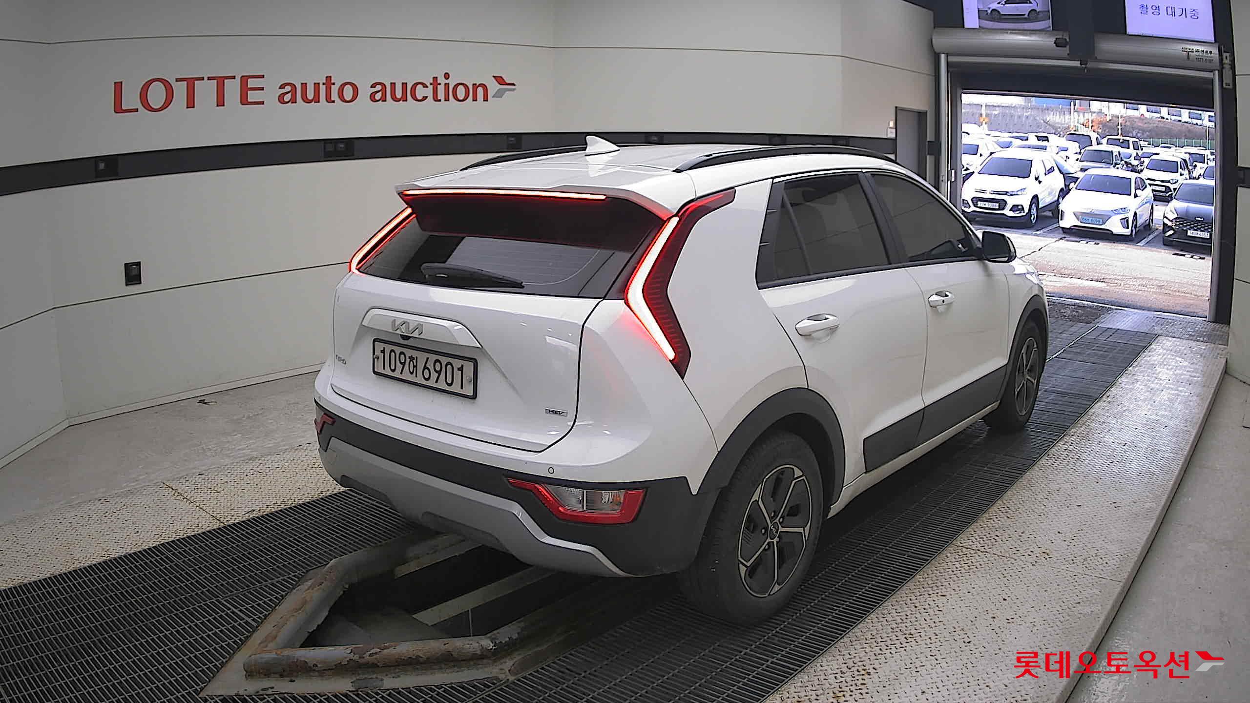 Kia Niro Hybrid 2022 Белый из Кореи, фото 4