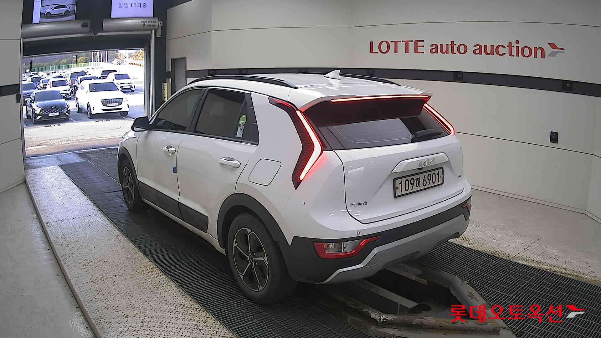 Kia Niro Hybrid 2022 Белый из Кореи, фото 6