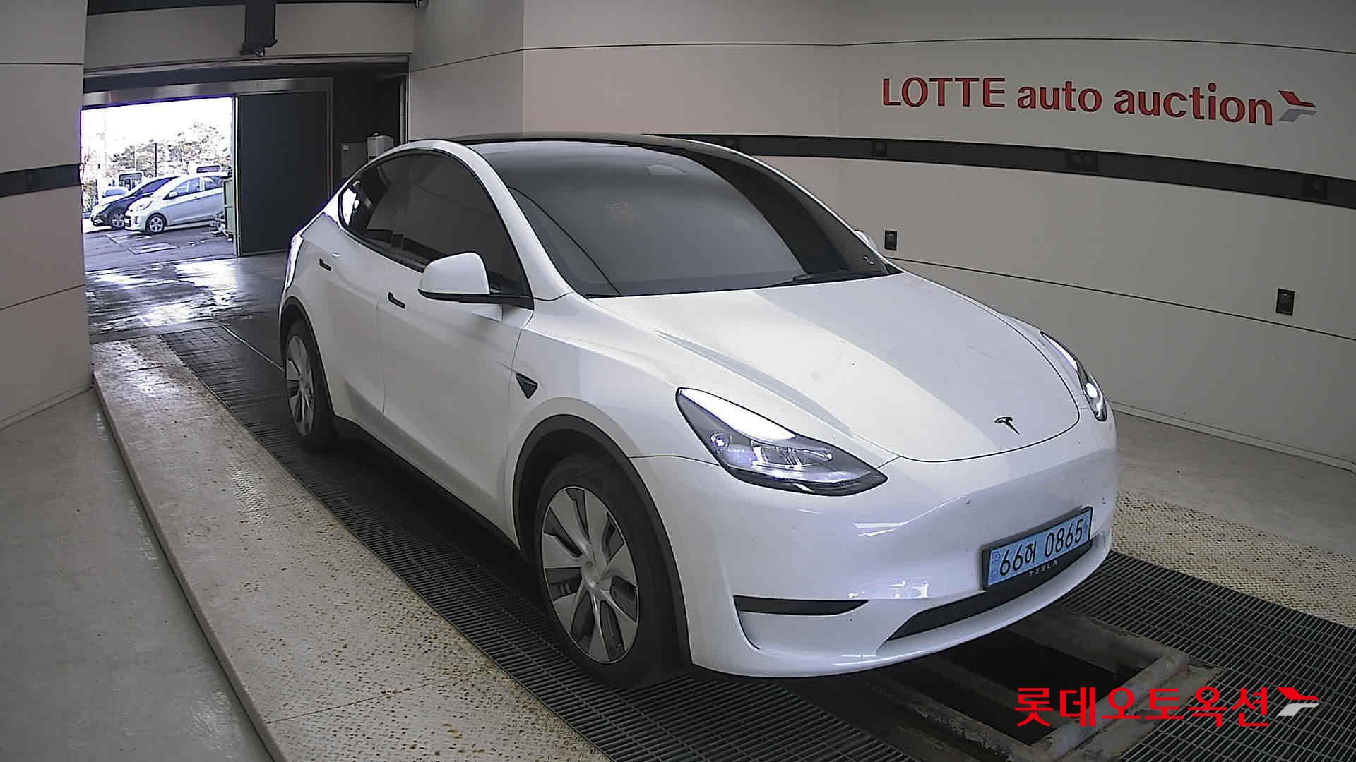 Tesla Model Y RWD 2023 Белый из Кореи, фото 2