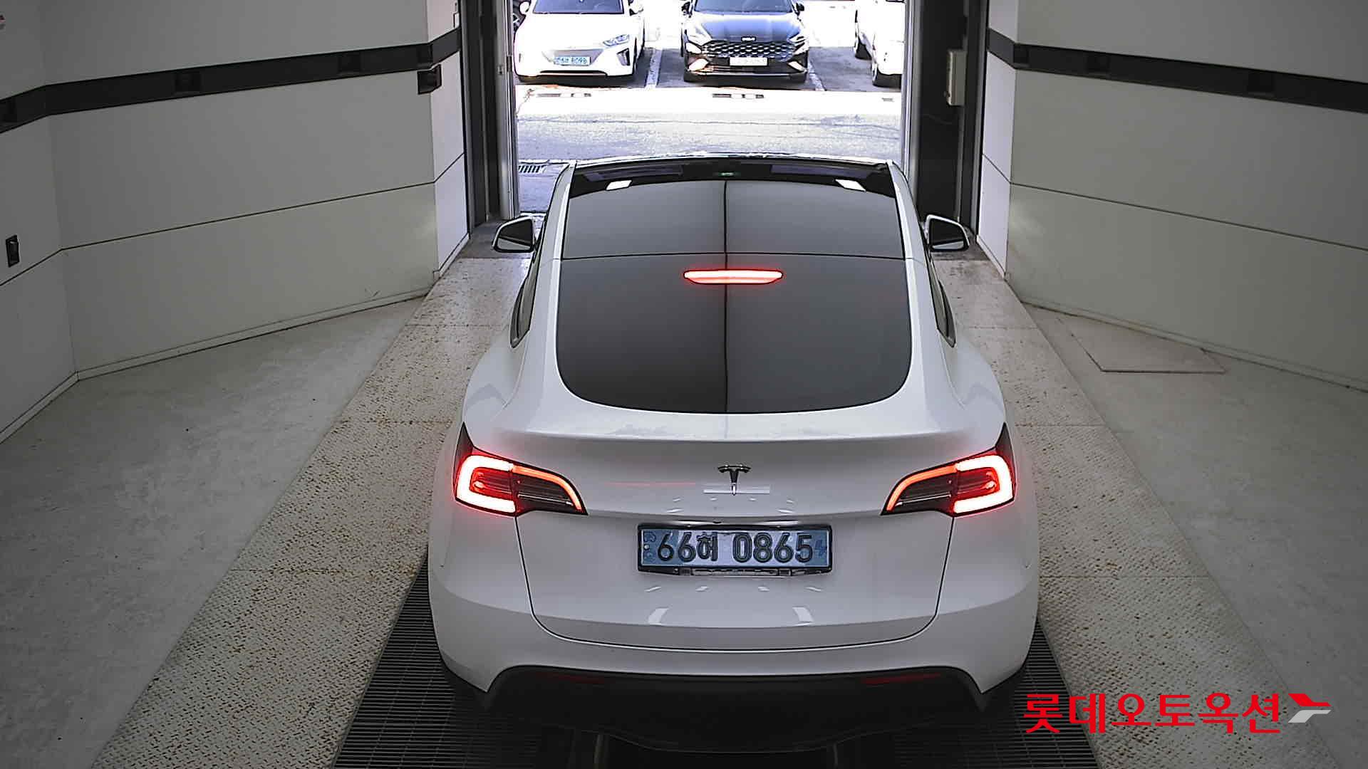 Tesla Model Y RWD 2023 Белый из Кореи, фото 5