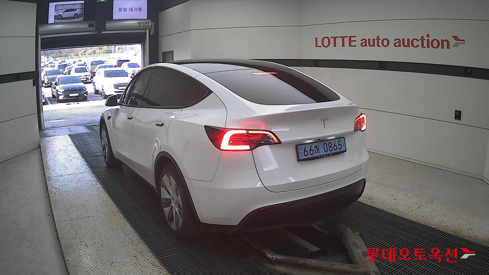 Tesla Model Y RWD id 3471598 из Кореи 9