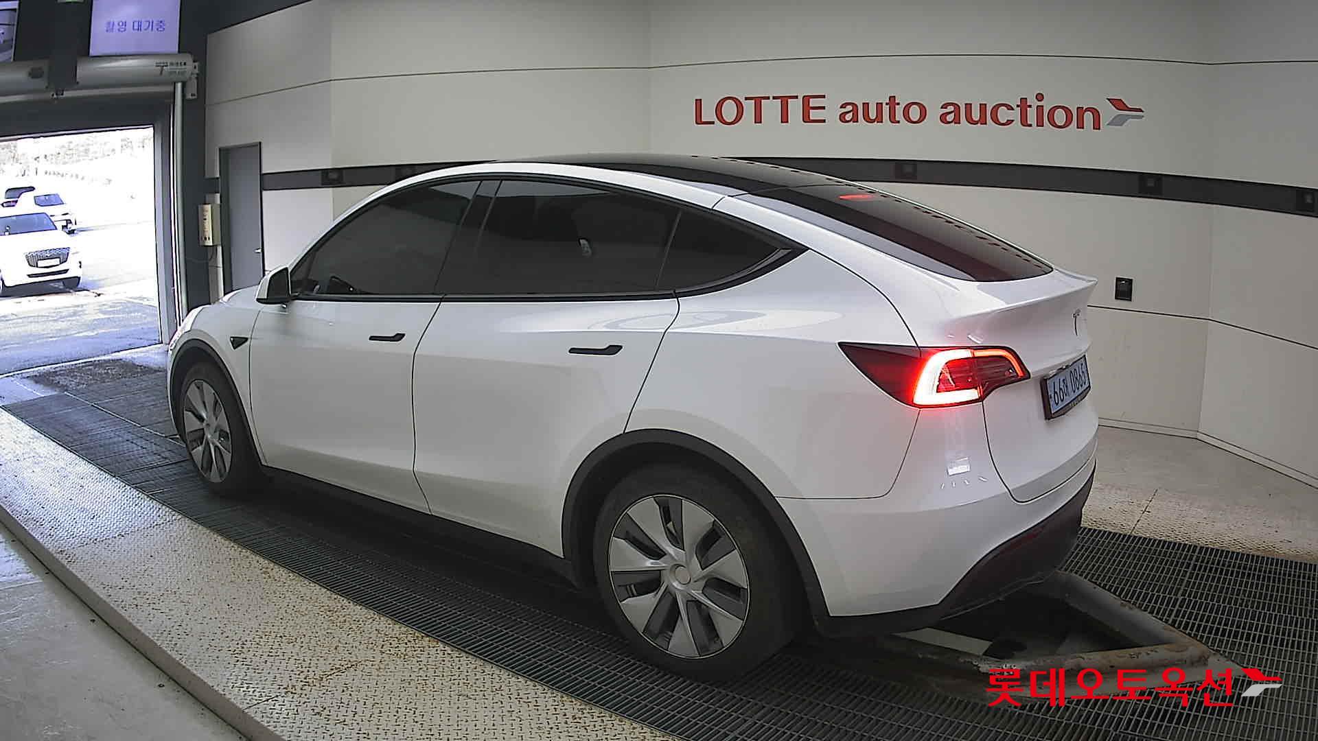 Tesla Model Y RWD id 3471598 из Кореи 10