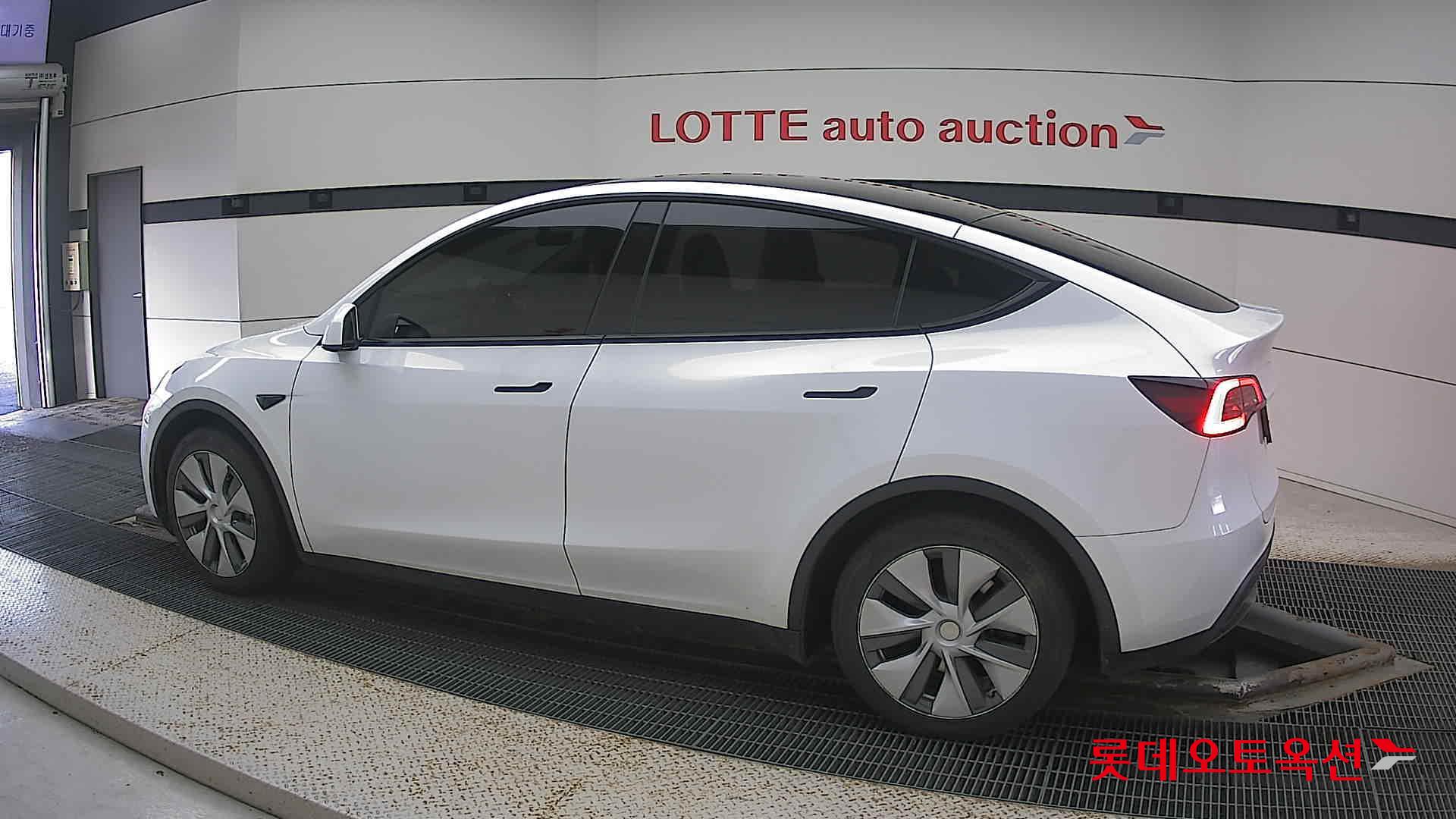 Tesla Model Y RWD id 3471598 из Кореи 11