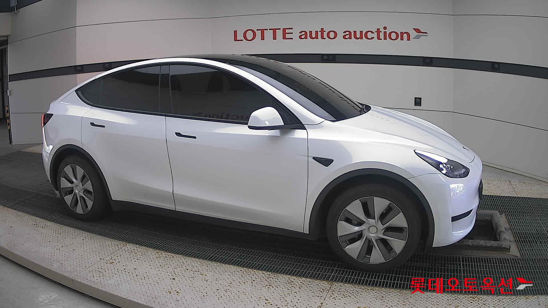 Tesla Model Y RWD id 3471598 из Кореи 17