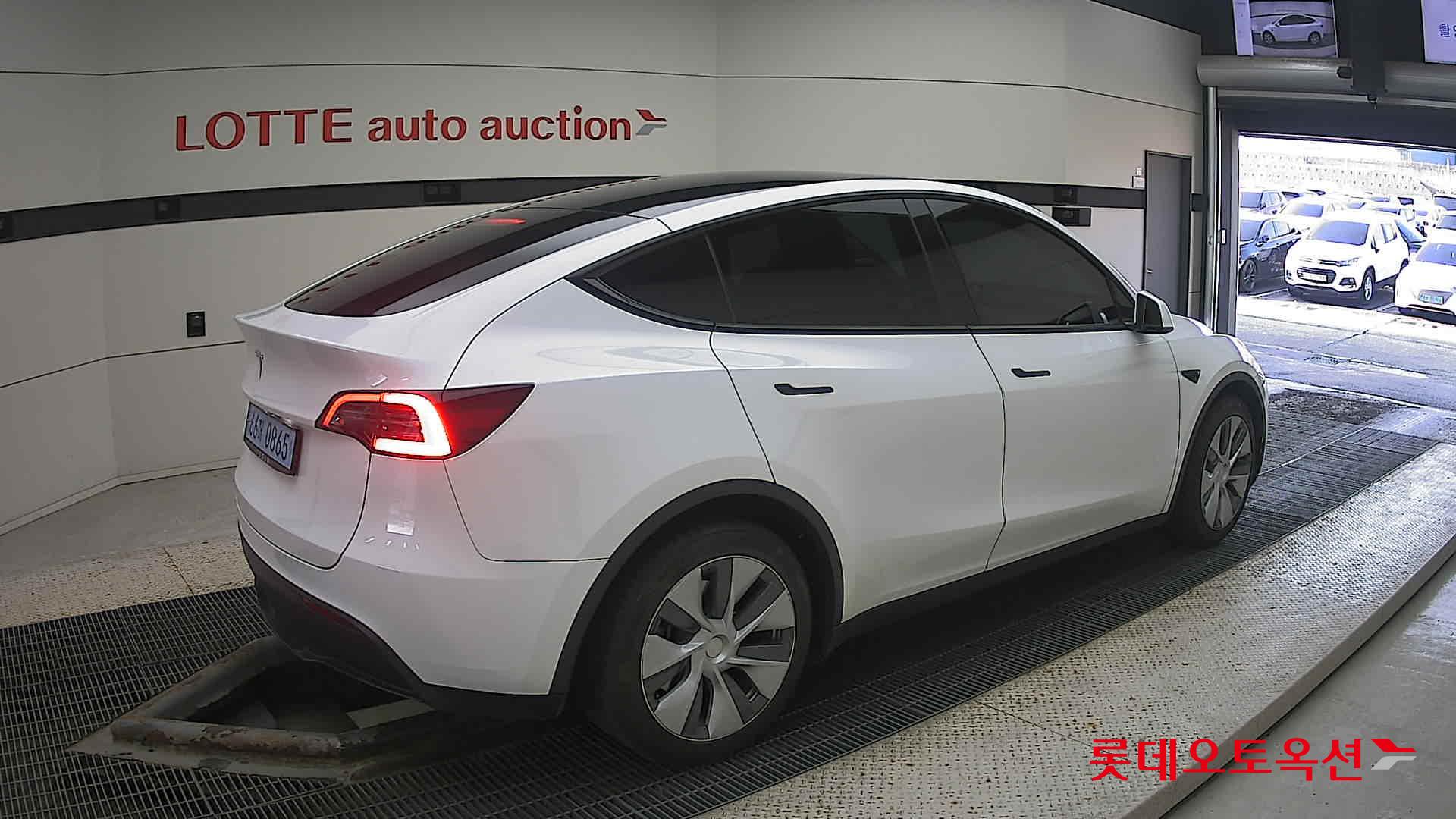 Tesla Model Y RWD id 3471598 из Кореи 19