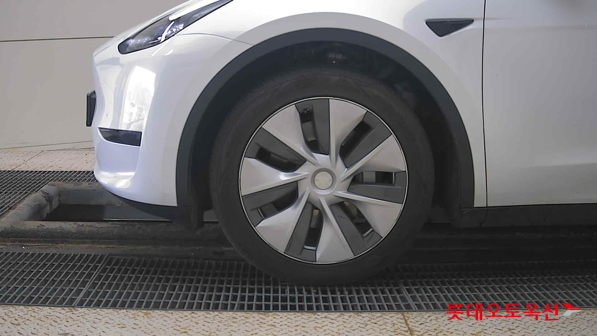 Tesla Model Y RWD id 3471598 из Кореи 21