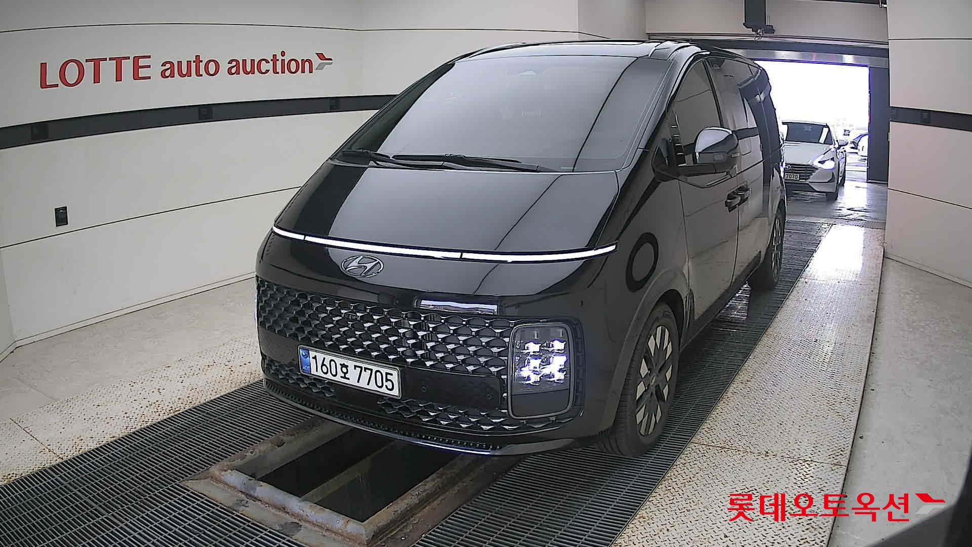 Hyundai Staria Lounge 2022 Черный из Кореи