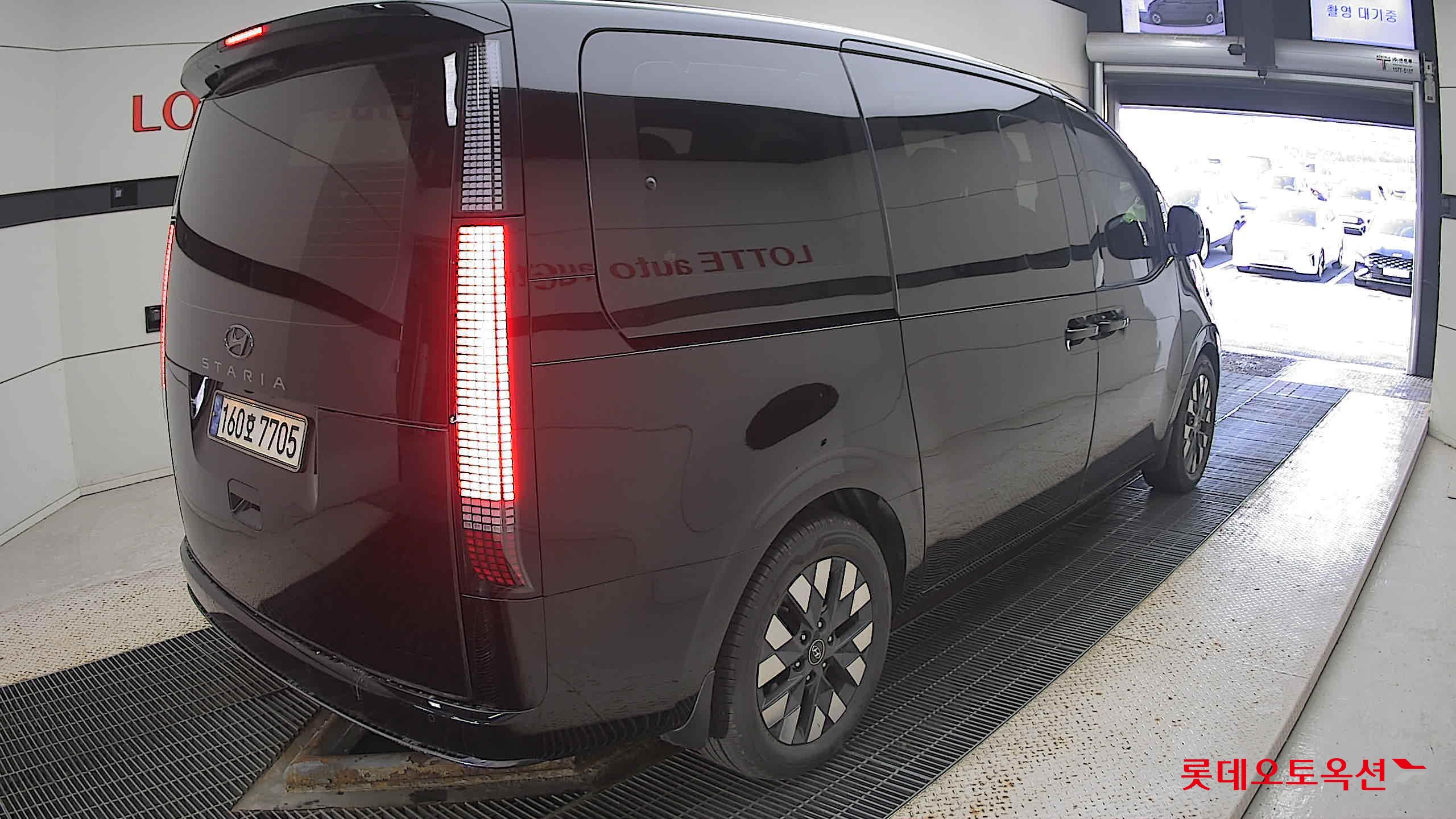 Hyundai Staria Lounge 2022 Черный из Кореи, фото 4