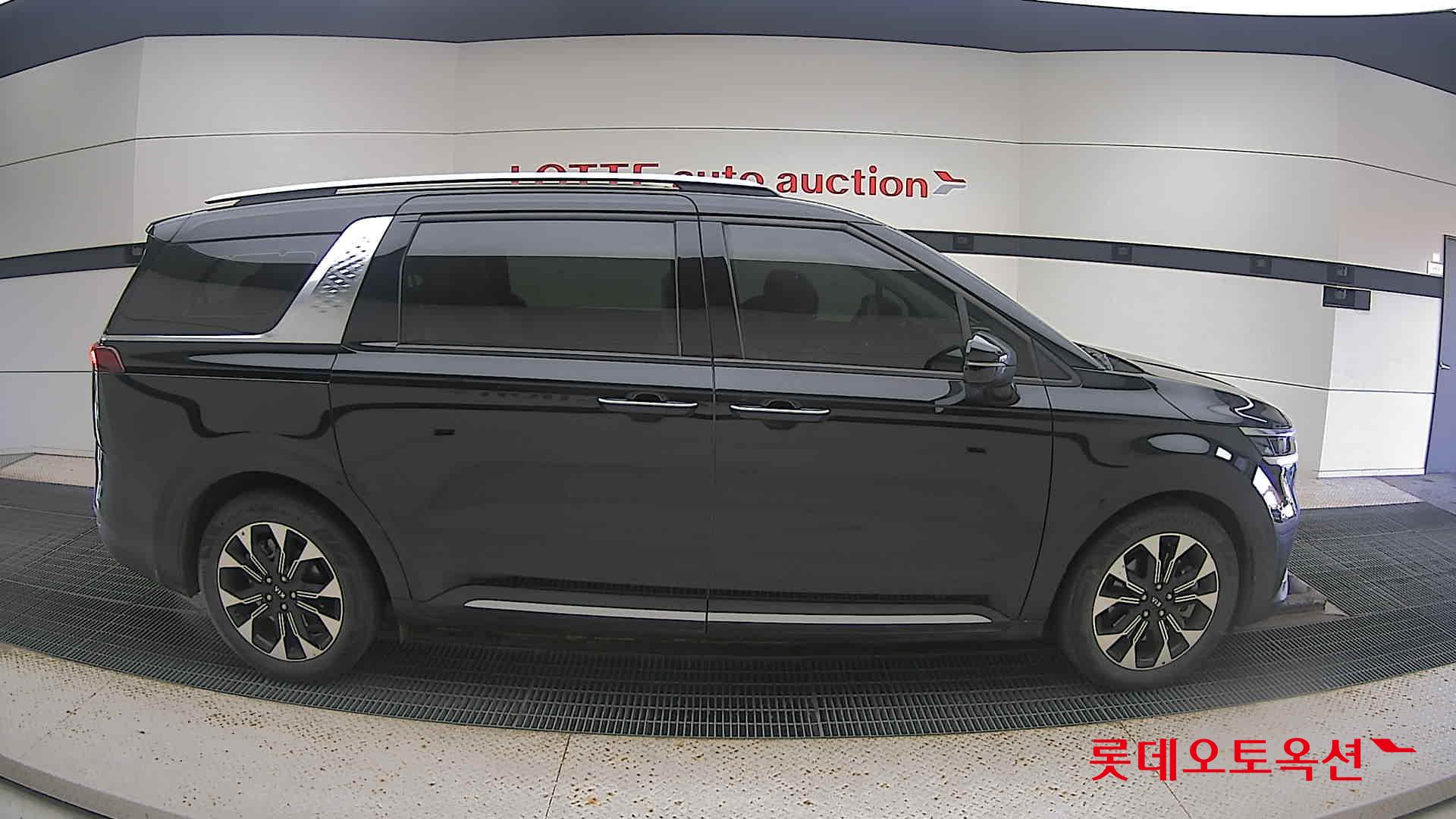 Kia Carnival 2021 Черный из Кореи, фото 3