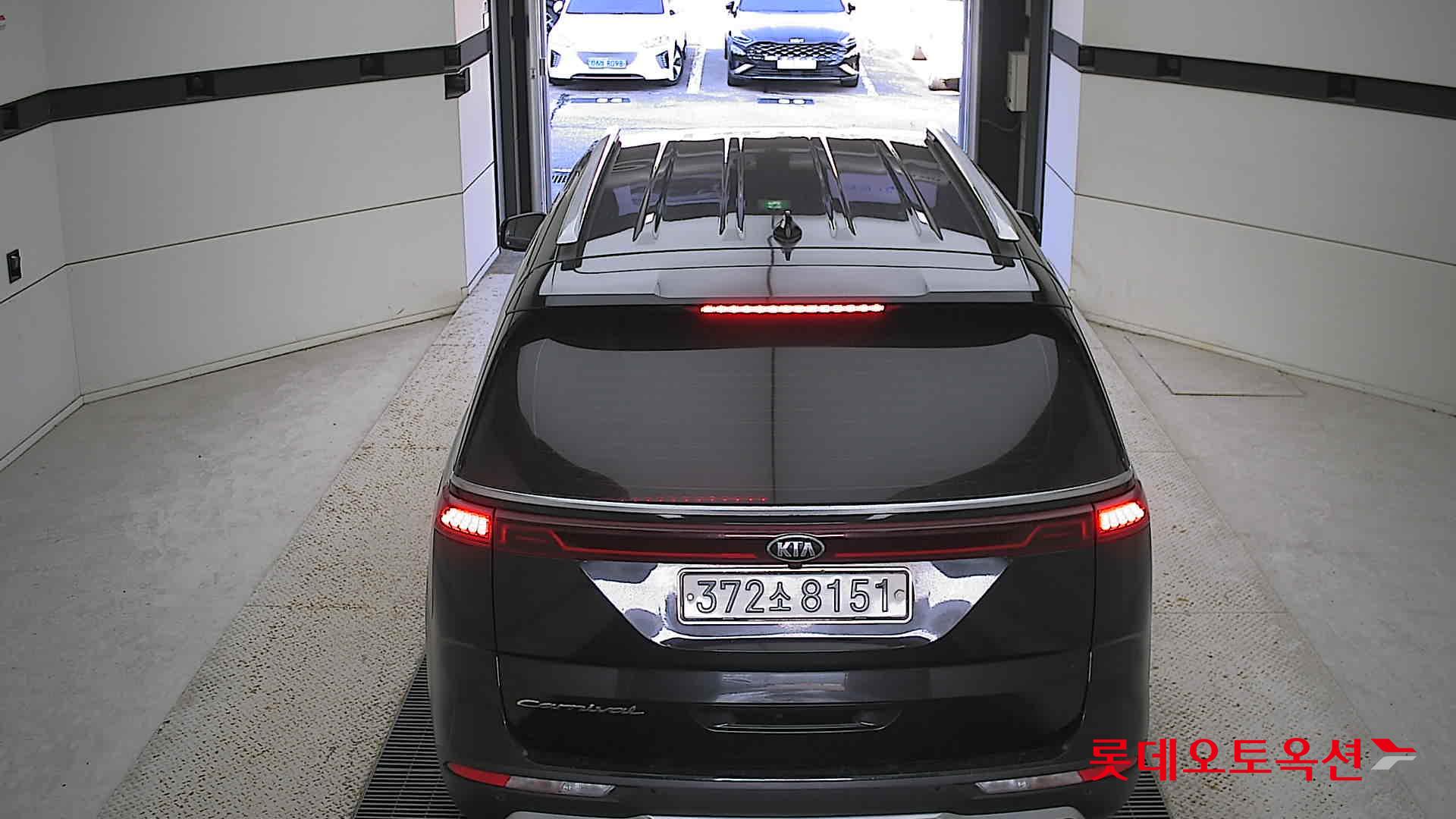 Kia Carnival 2021 Черный из Кореи, фото 5