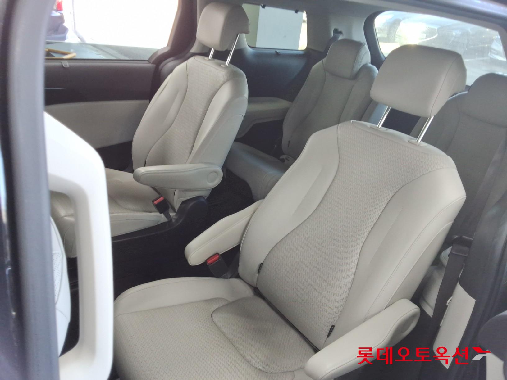 Kia Carnival id 3476476 из Кореи 36