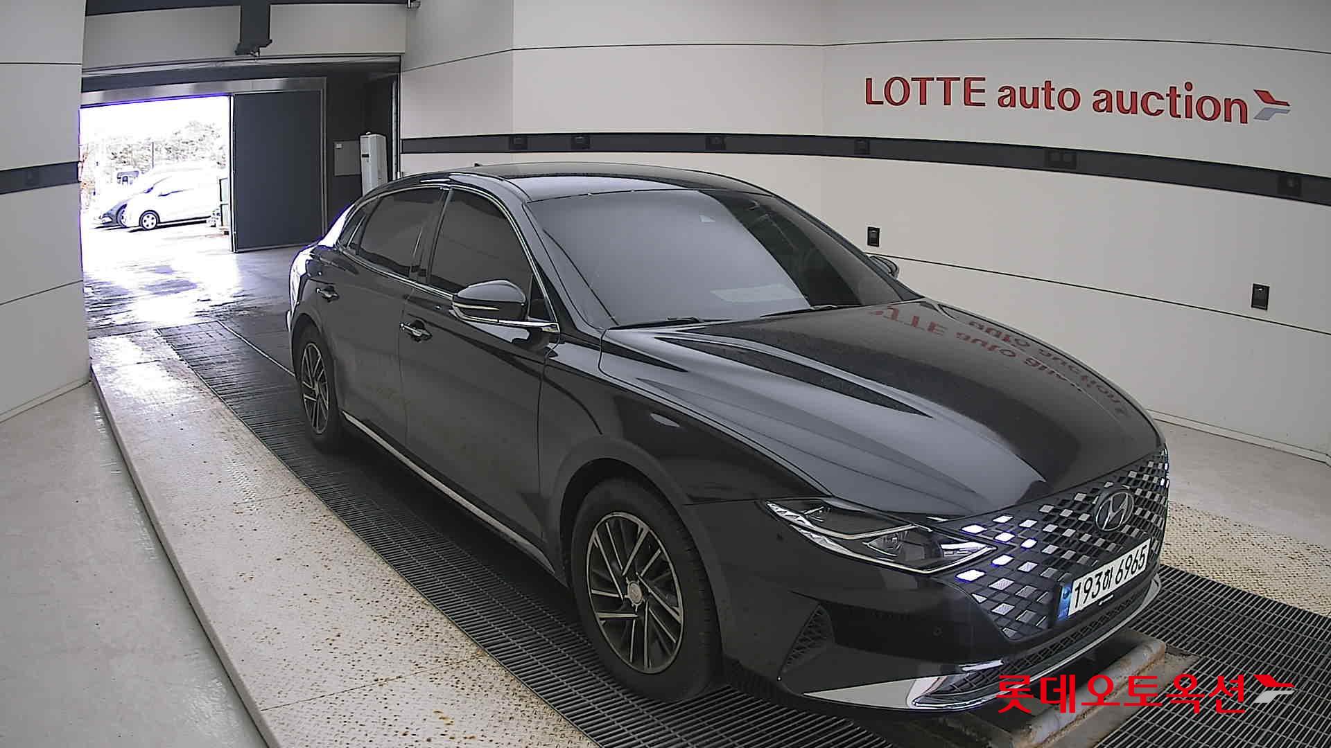 Hyundai Grandeur 2022 Midnight Black Pearl из Кореи, фото 2