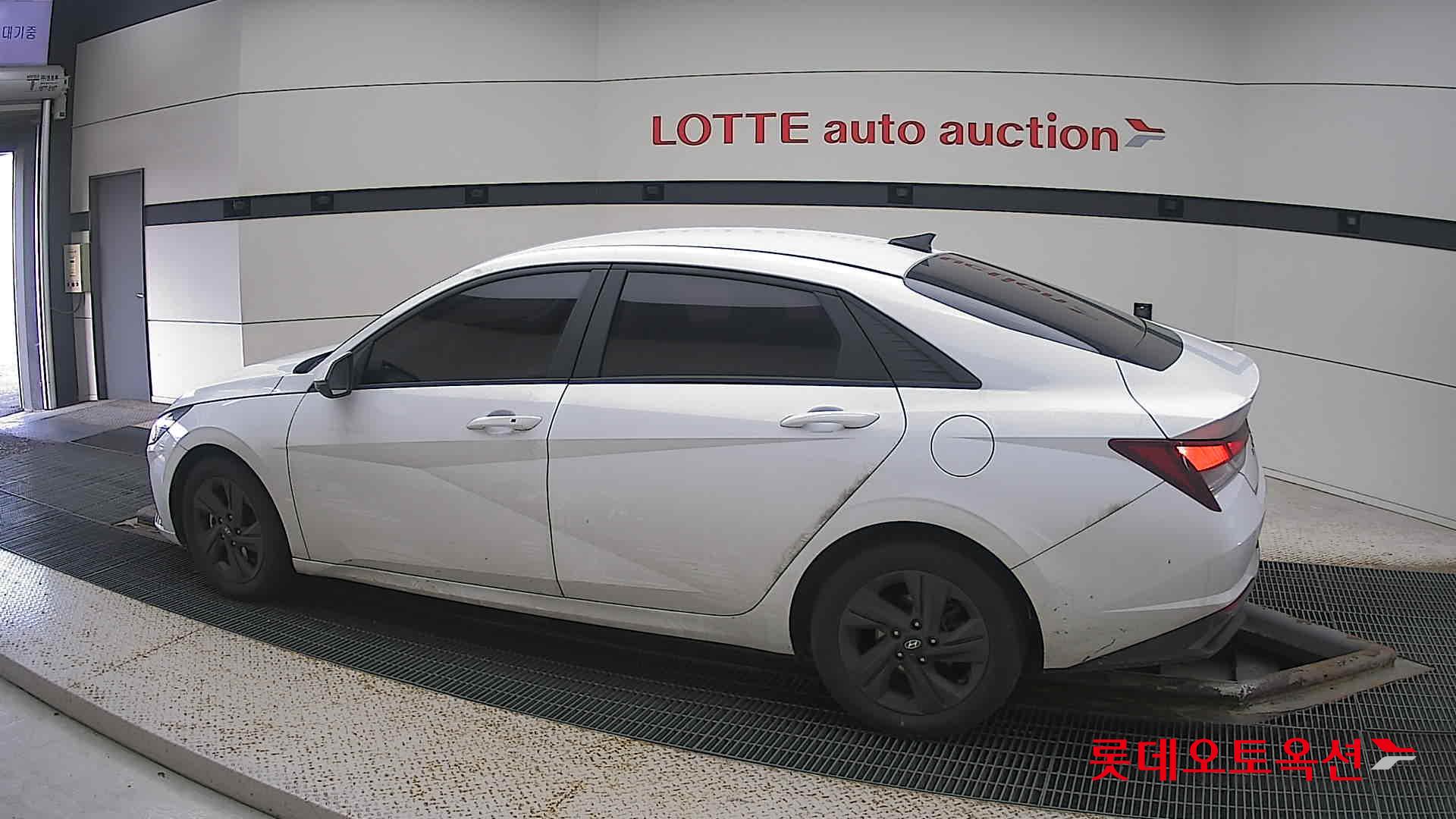 Hyundai Avante Hybrid id 3436604 из Кореи 11