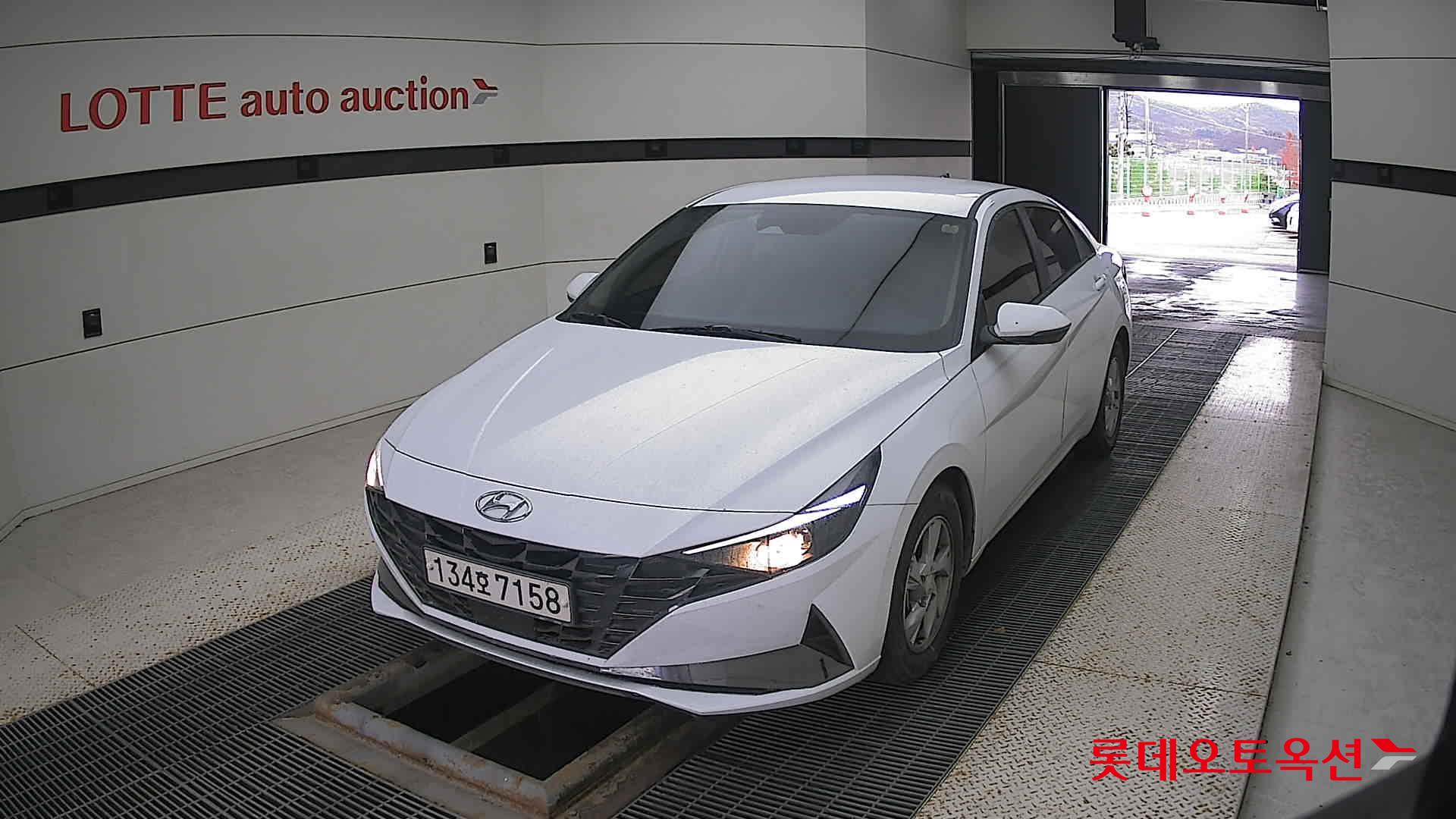 Hyundai Avante 2021 Polar White из Кореи