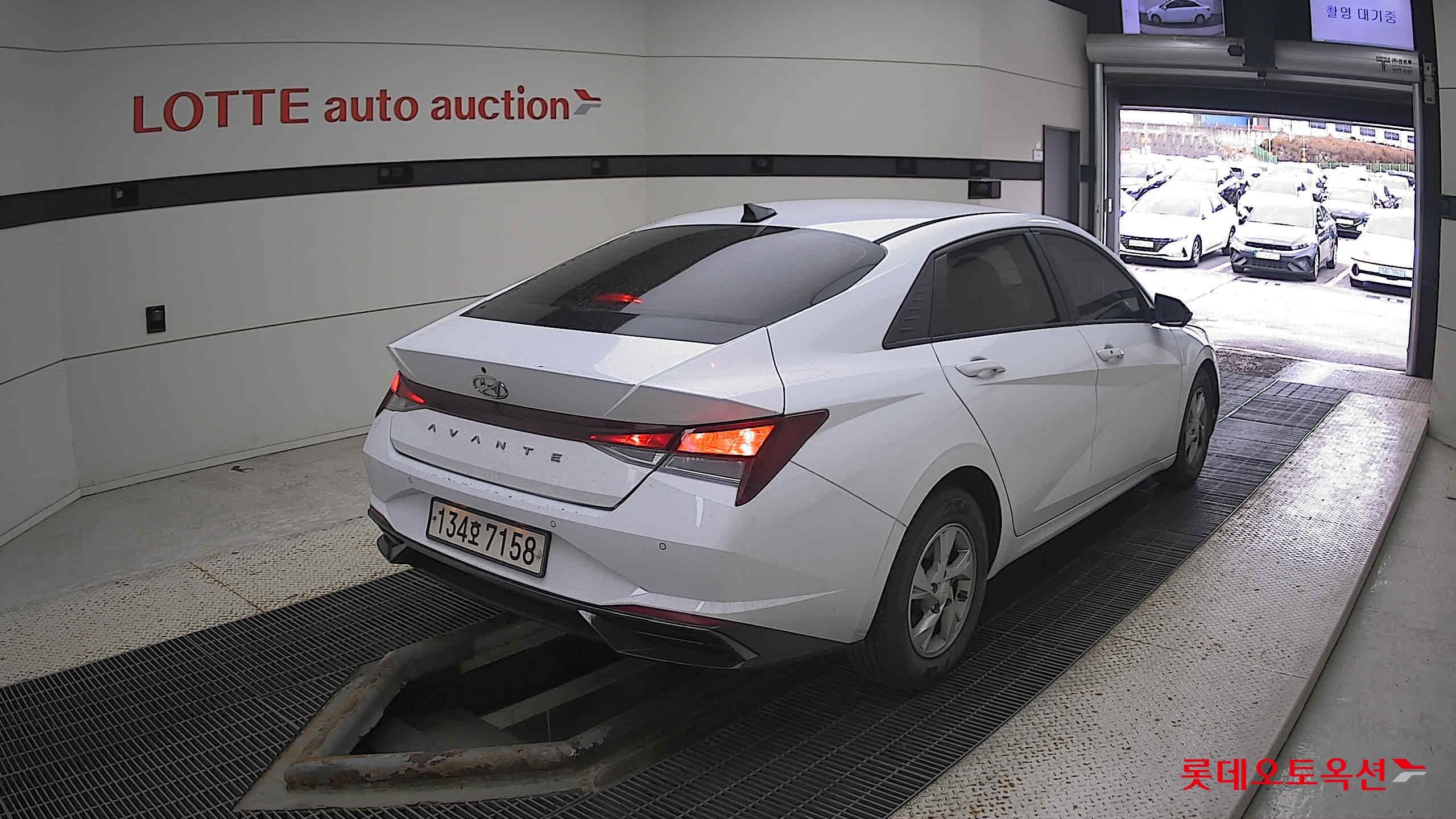 Hyundai Avante 2021 Polar White из Кореи, фото 4