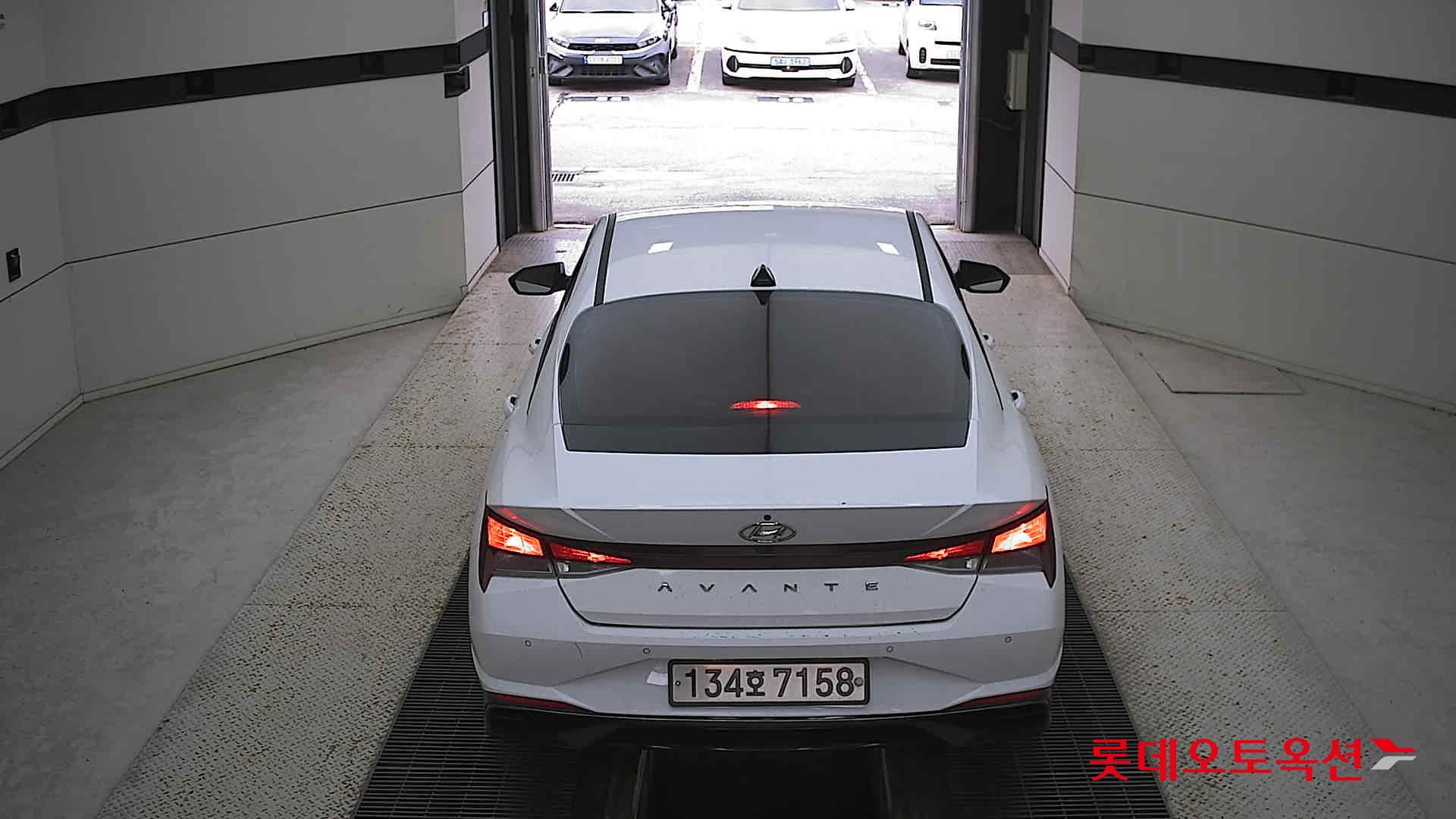 Hyundai Avante 2021 Polar White из Кореи, фото 5