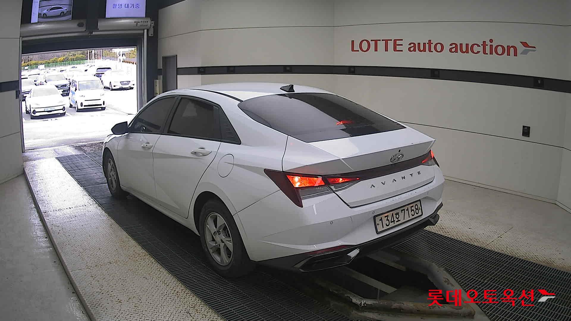Hyundai Avante 2021 Polar White из Кореи, фото 6