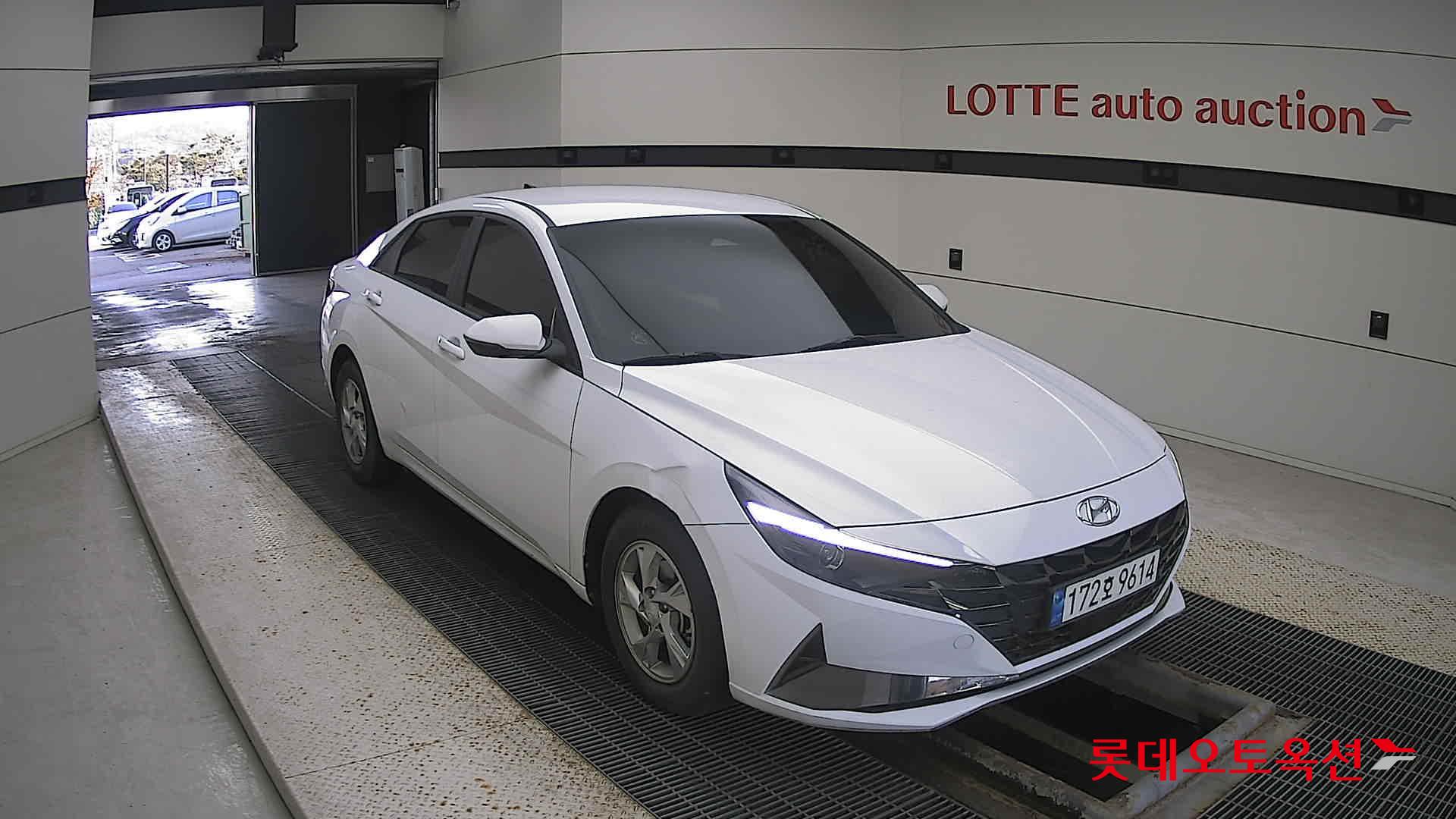 Hyundai Avante 2023 Polar White из Кореи, фото 2