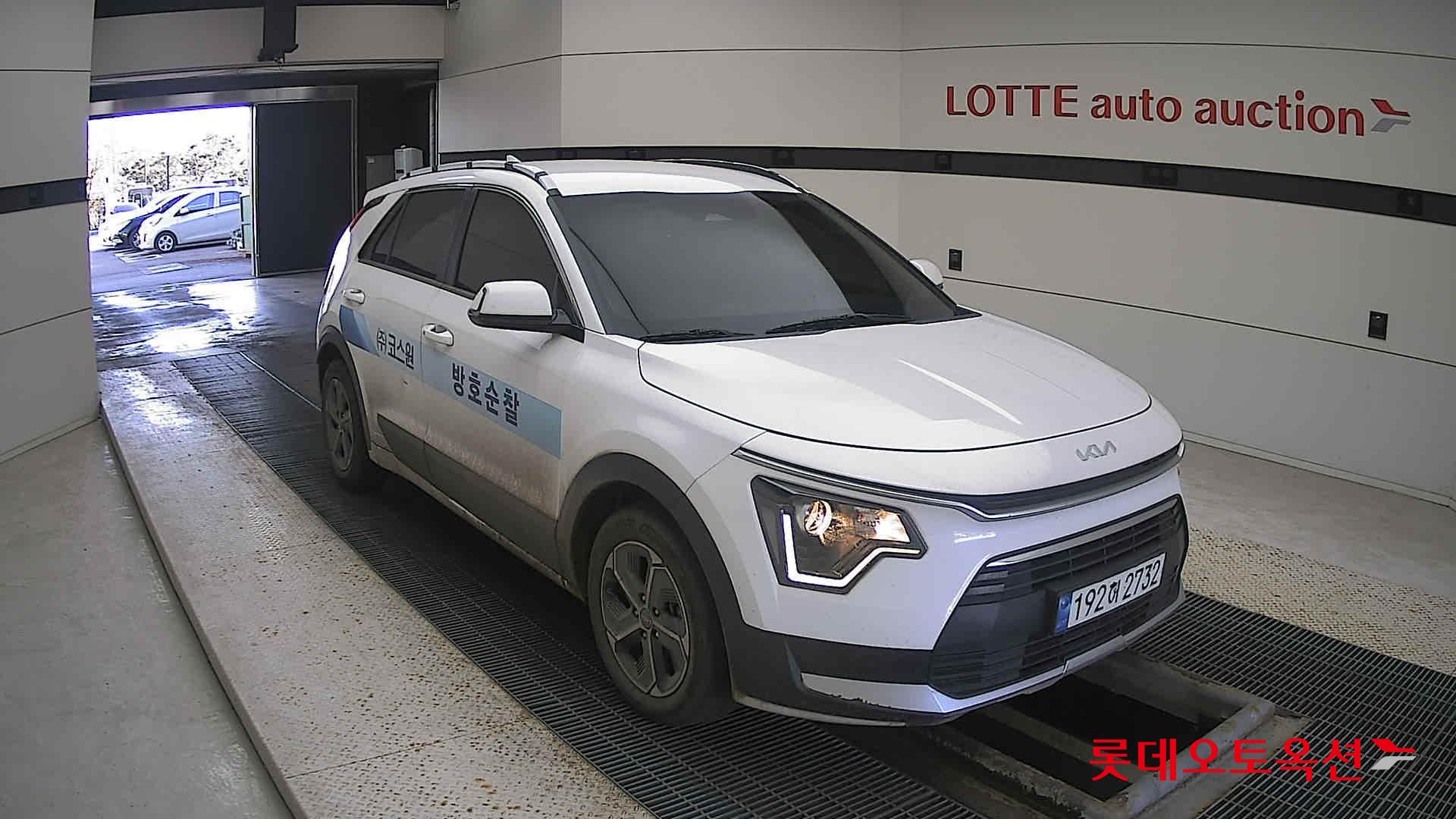 Kia Niro Hybrid 2023 Snow White Pearl (optional) из Кореи, фото 2