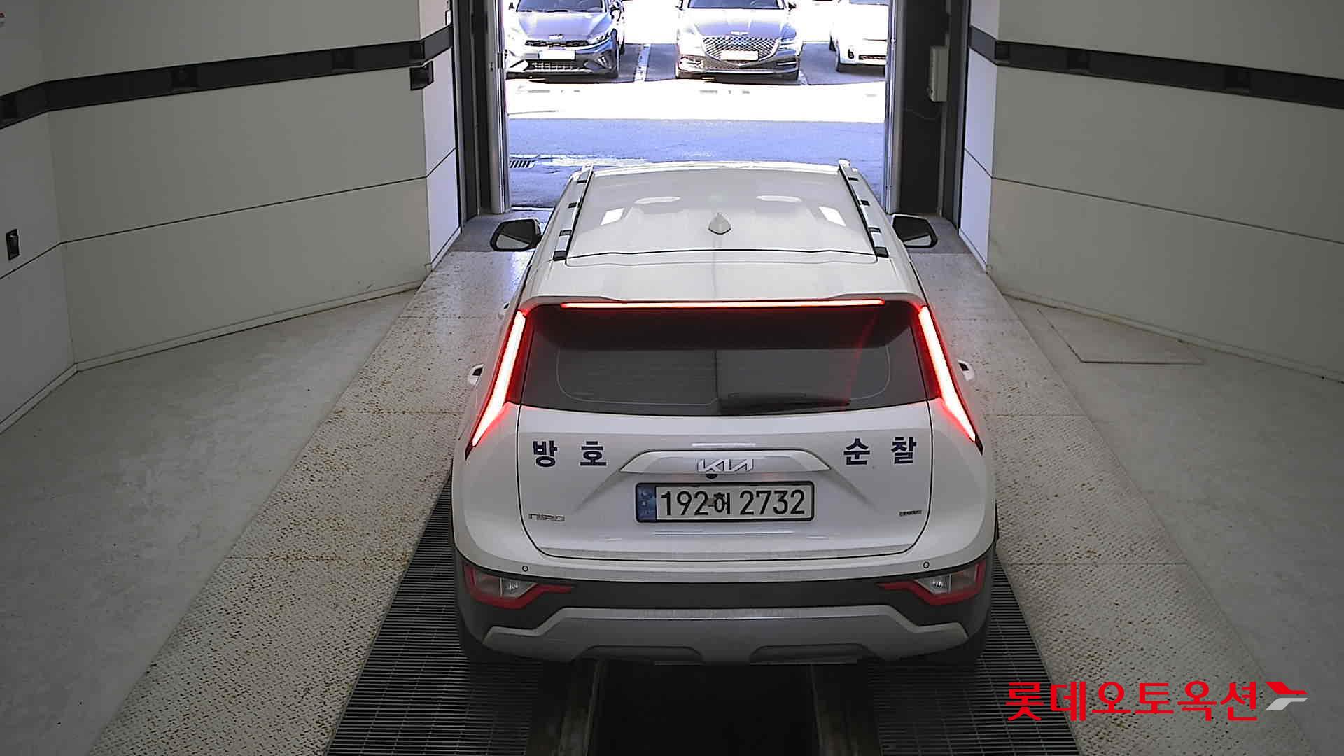 Kia Niro Hybrid 2023 Snow White Pearl (optional) из Кореи, фото 5