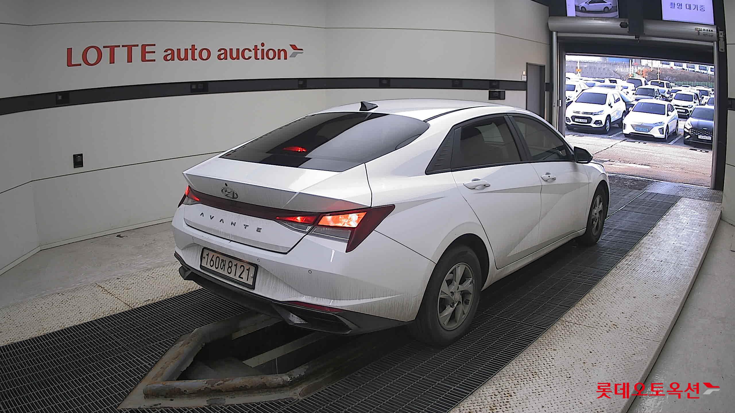 Hyundai Avante 2021 Polar White из Кореи, фото 4