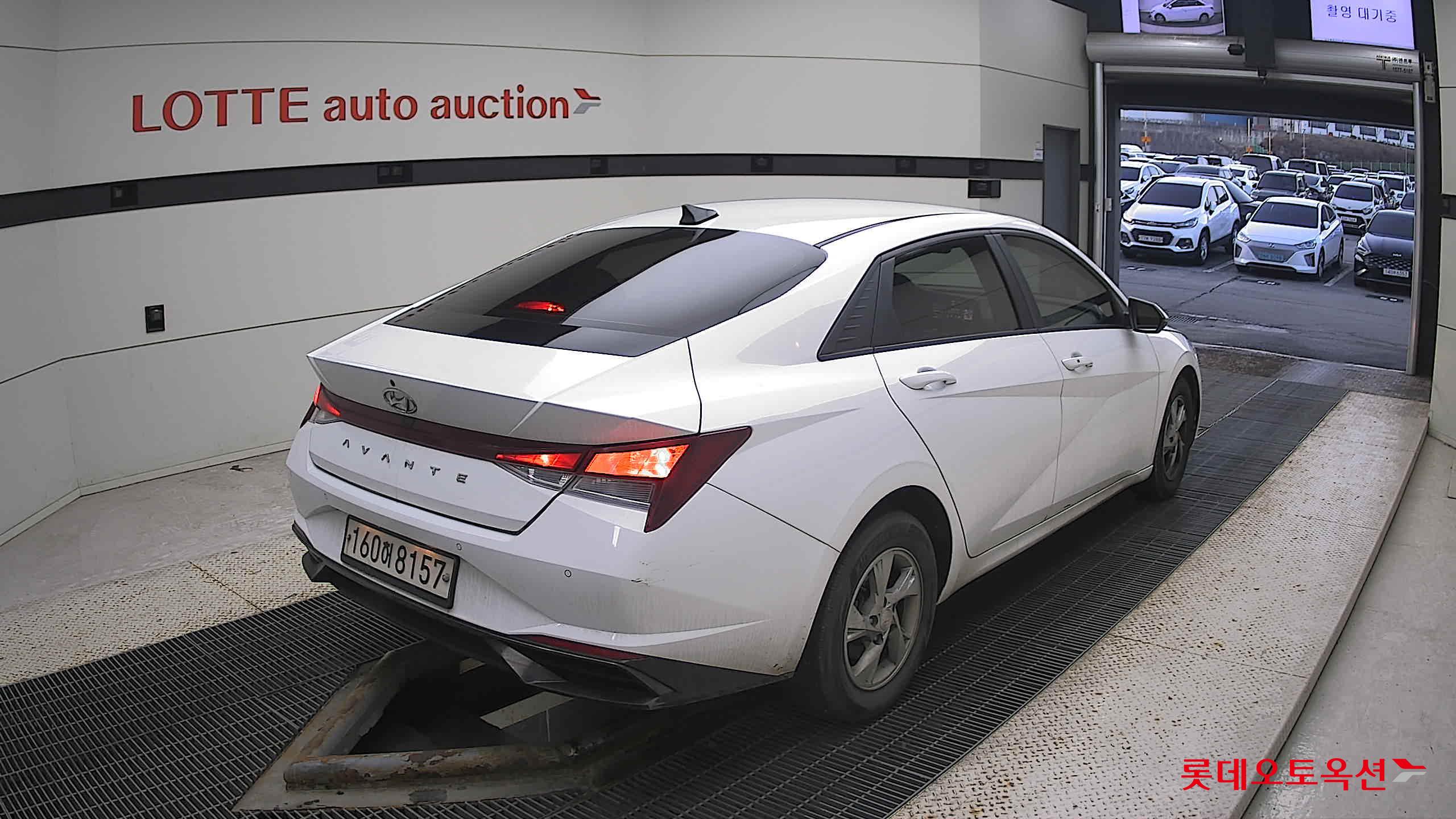 Hyundai Avante 2021 Polar White из Кореи, фото 4