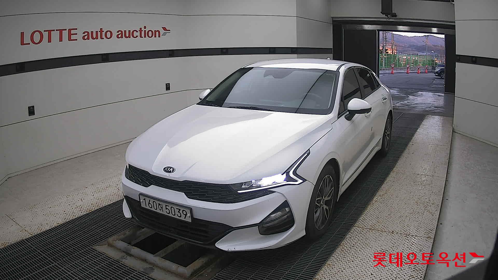 Kia K5 2021 Snow White Pearl (optional) из Кореи