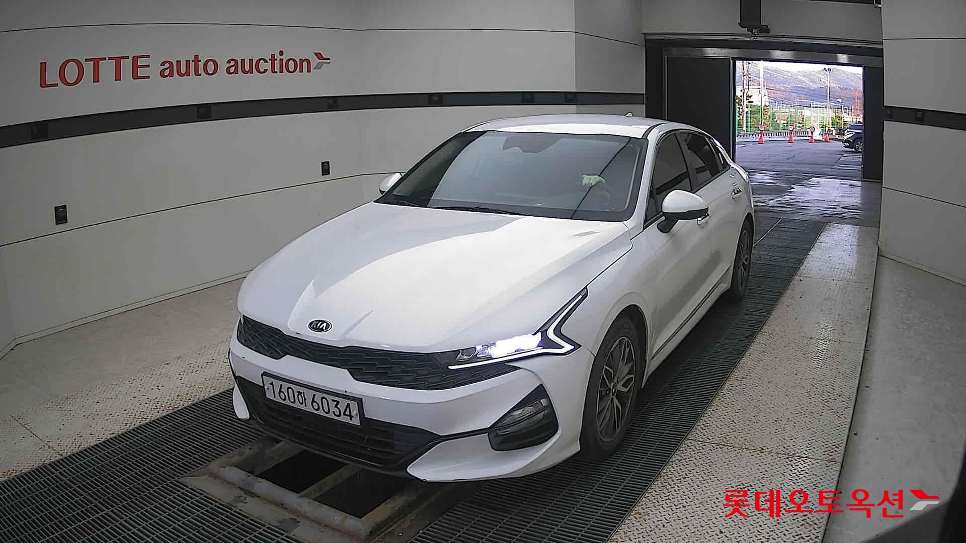 Kia K5 2021 Snow White Pearl (optional) из Кореи