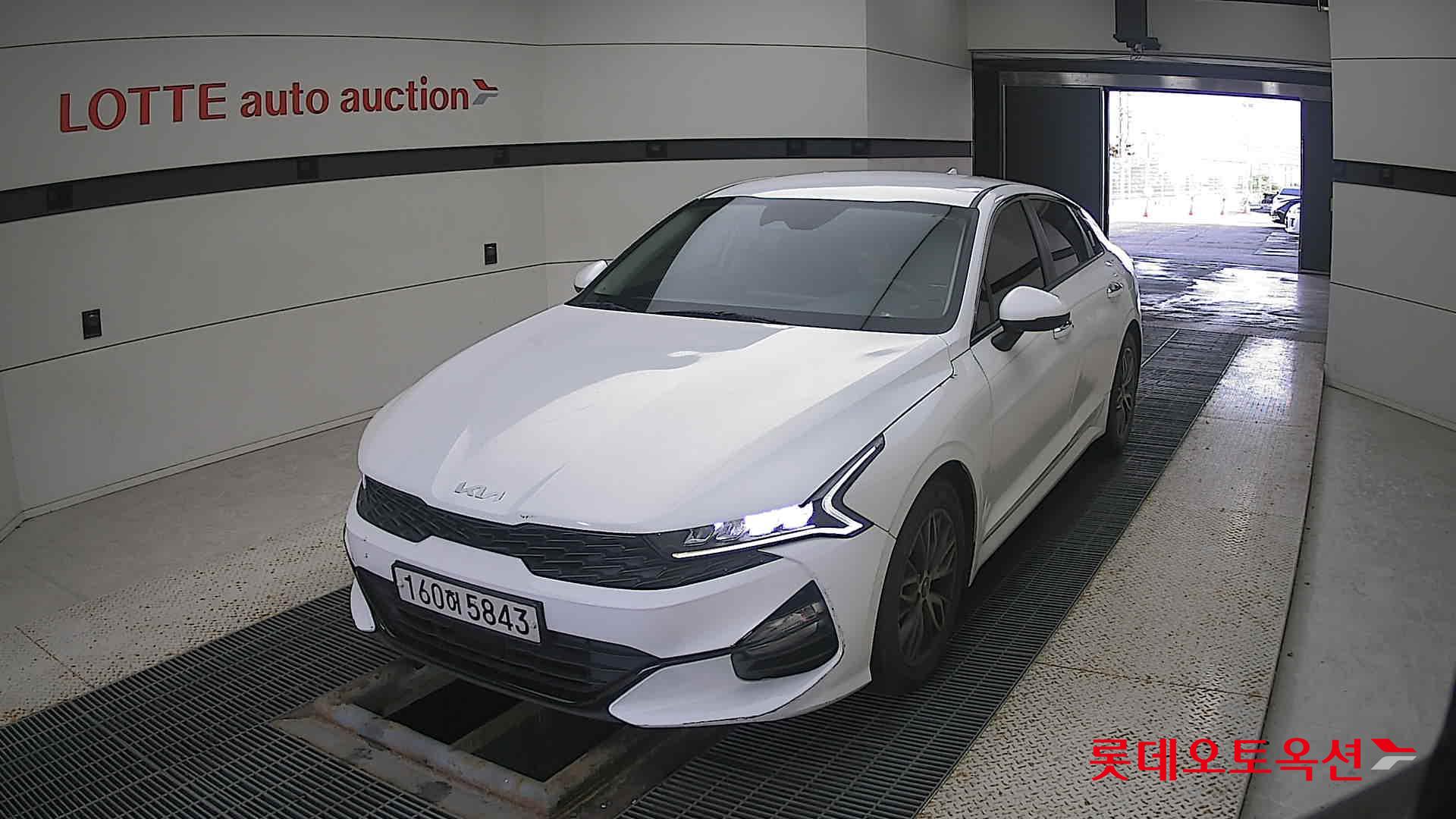 Kia K5 2021 Snow White Pearl (optional) из Кореи