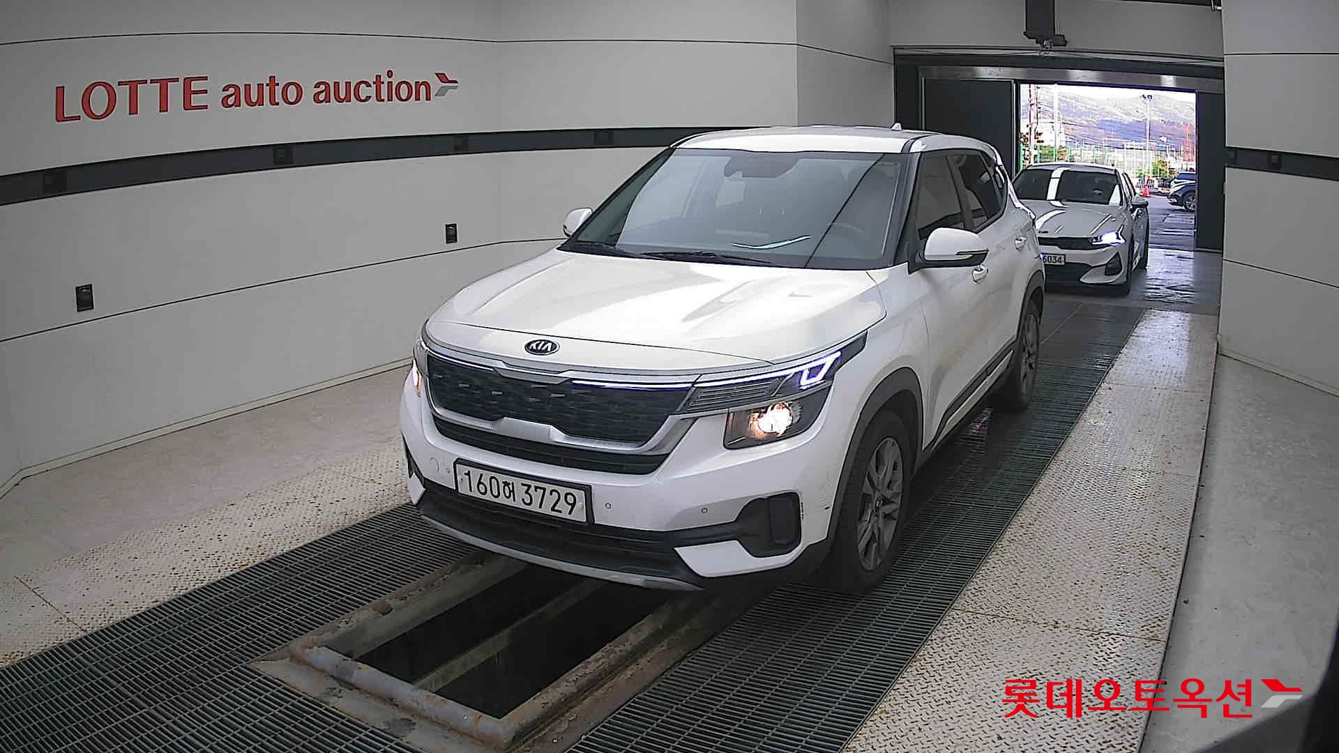 Kia Seltos 2022 Snow White Pearl из Кореи