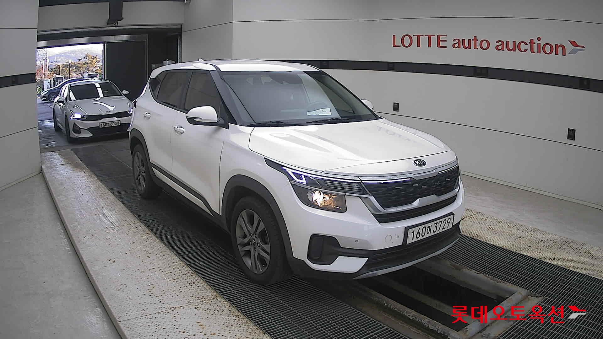 Kia Seltos 2022 Snow White Pearl из Кореи, фото 2