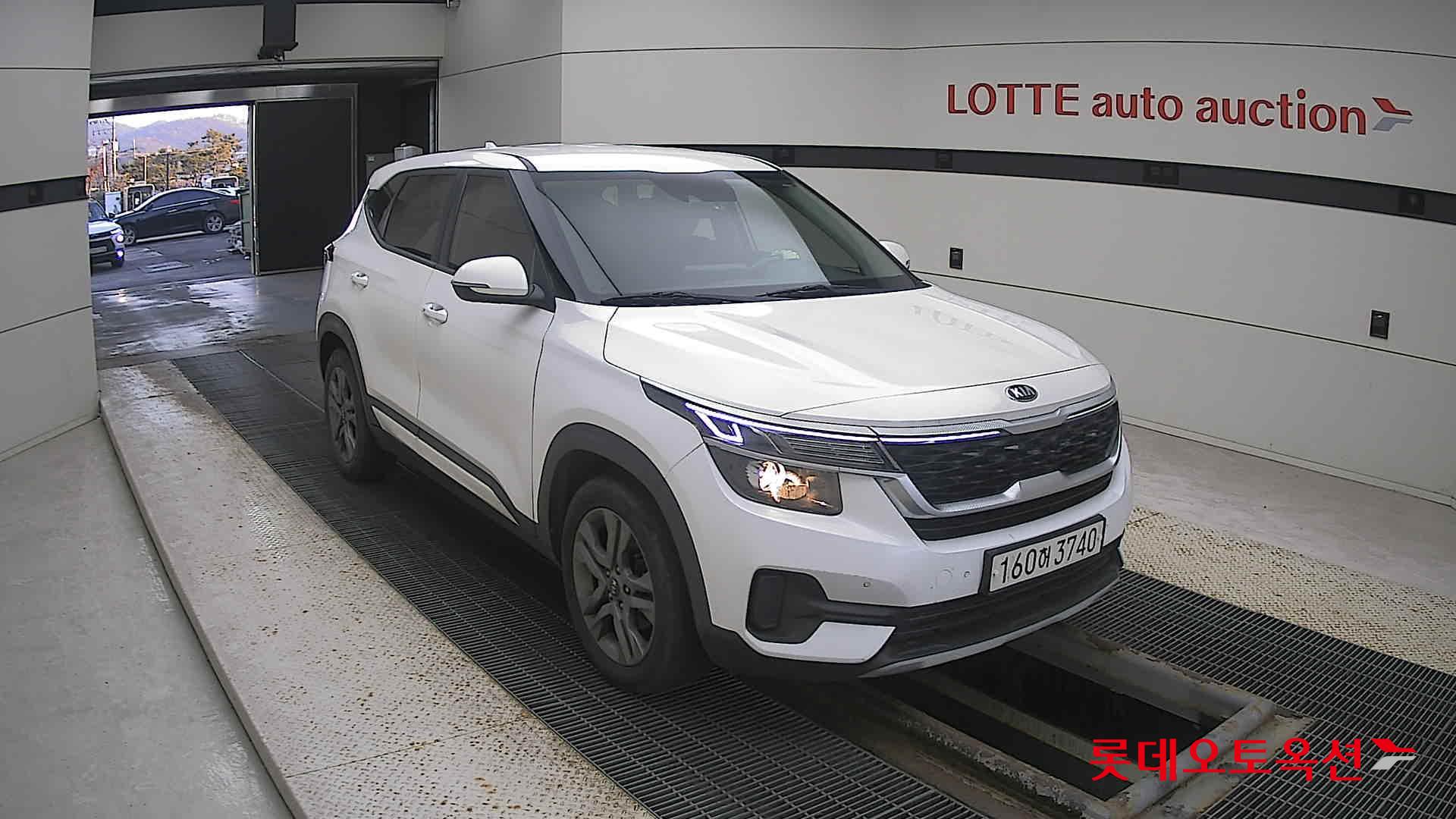 Kia Seltos 2022 Snow White Pearl из Кореи, фото 2