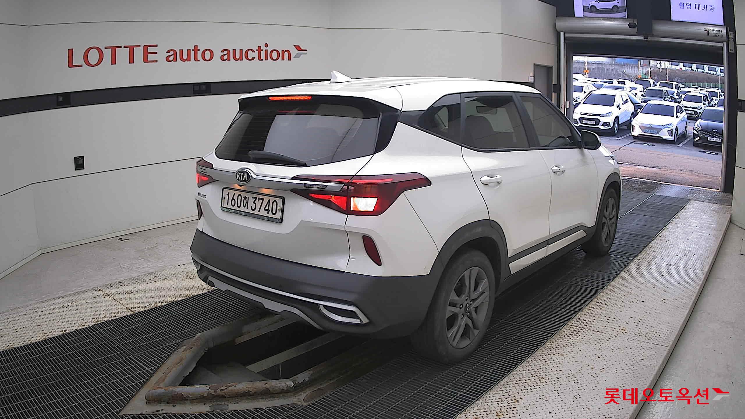 Kia Seltos 2022 Snow White Pearl из Кореи, фото 4