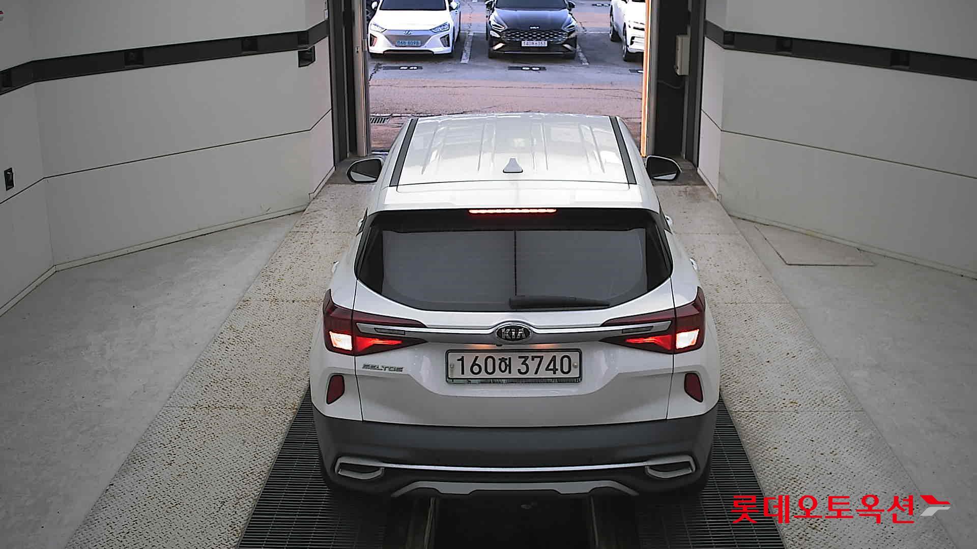 Kia Seltos 2022 Snow White Pearl из Кореи, фото 5