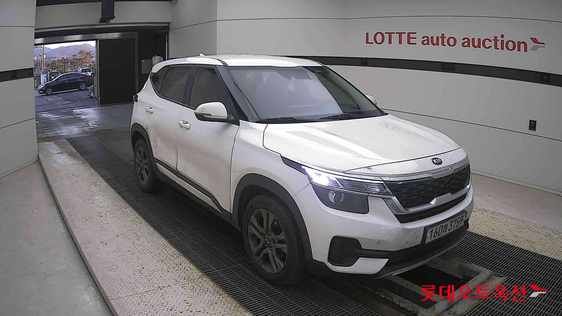 Kia Seltos 2022 Snow White Pearl из Кореи, фото 2